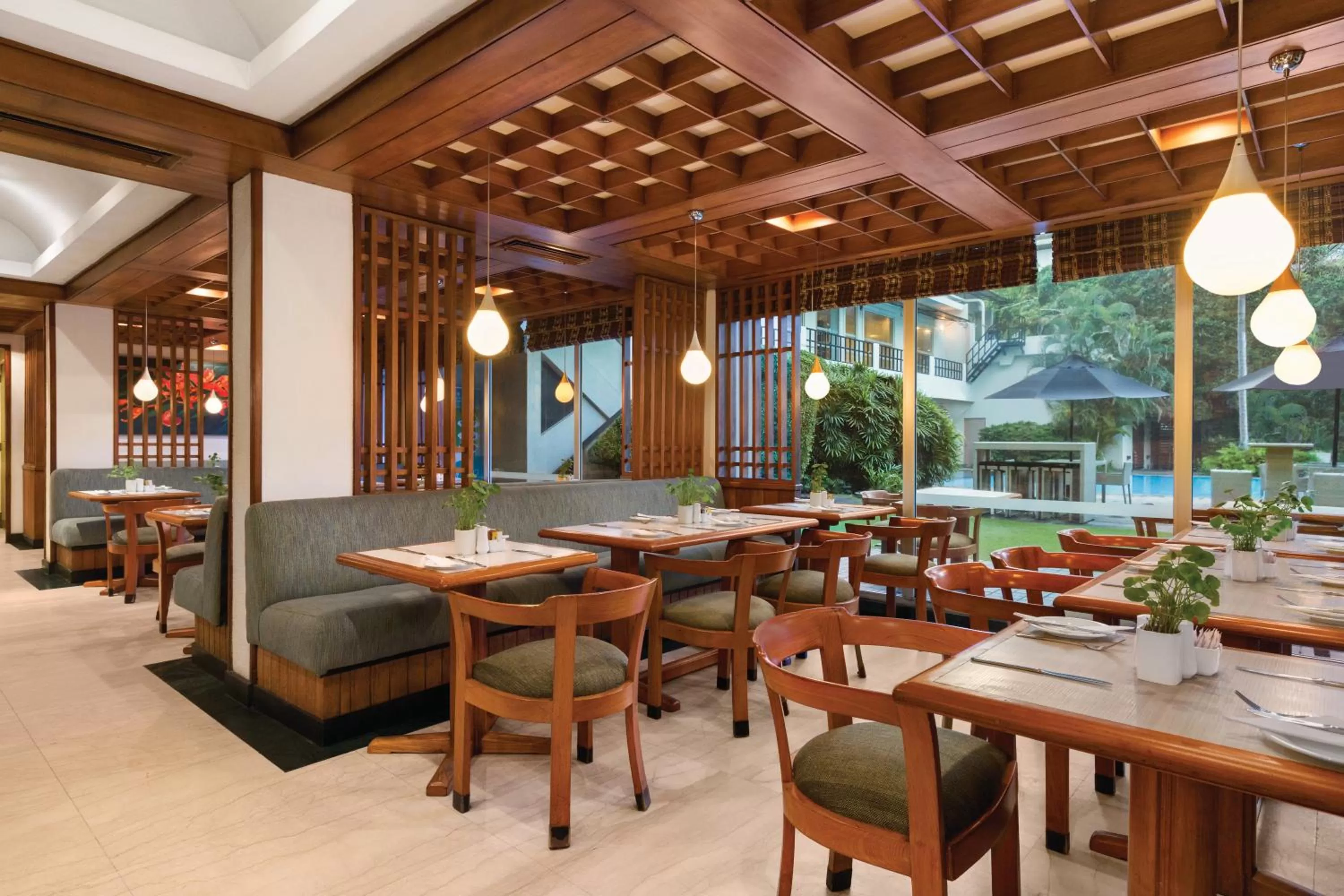 Restaurant/places to eat in Ramada Colombo