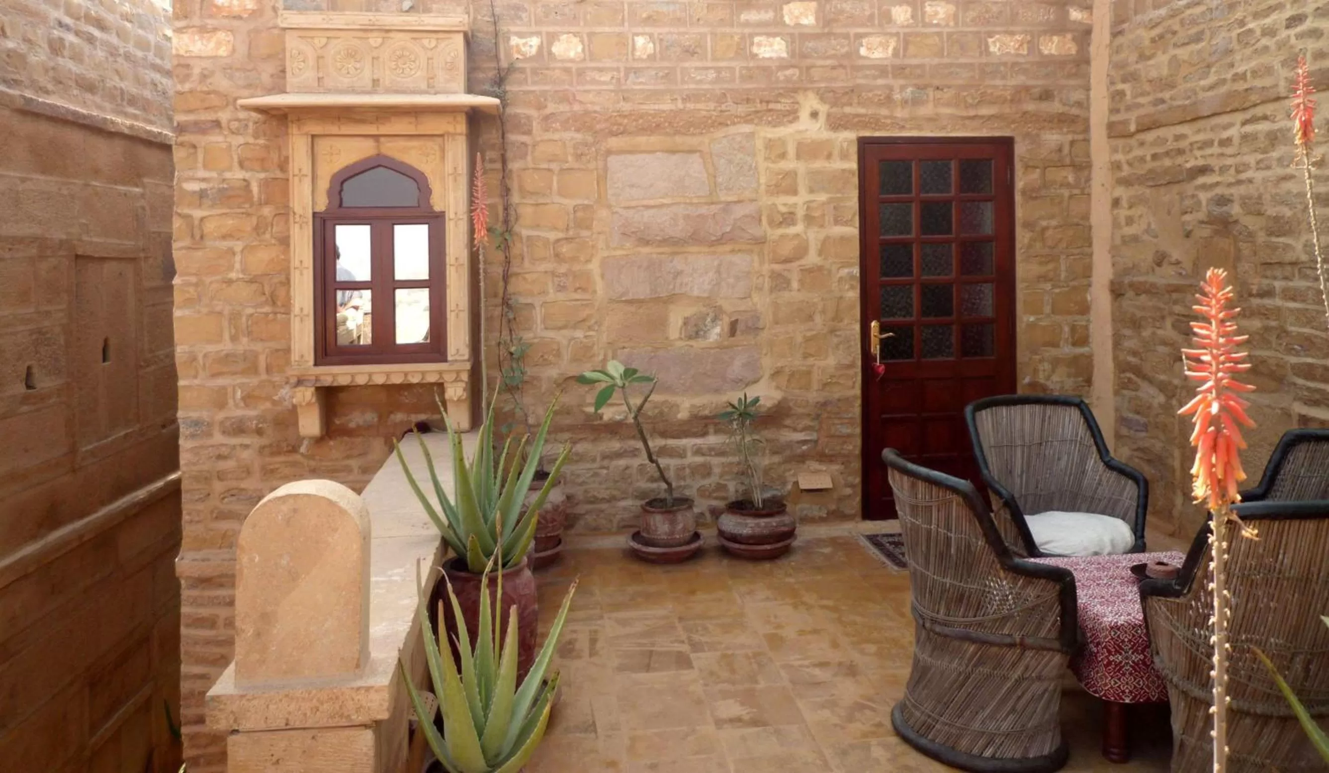 Restaurant/places to eat, Seating Area in Killa Bhawan