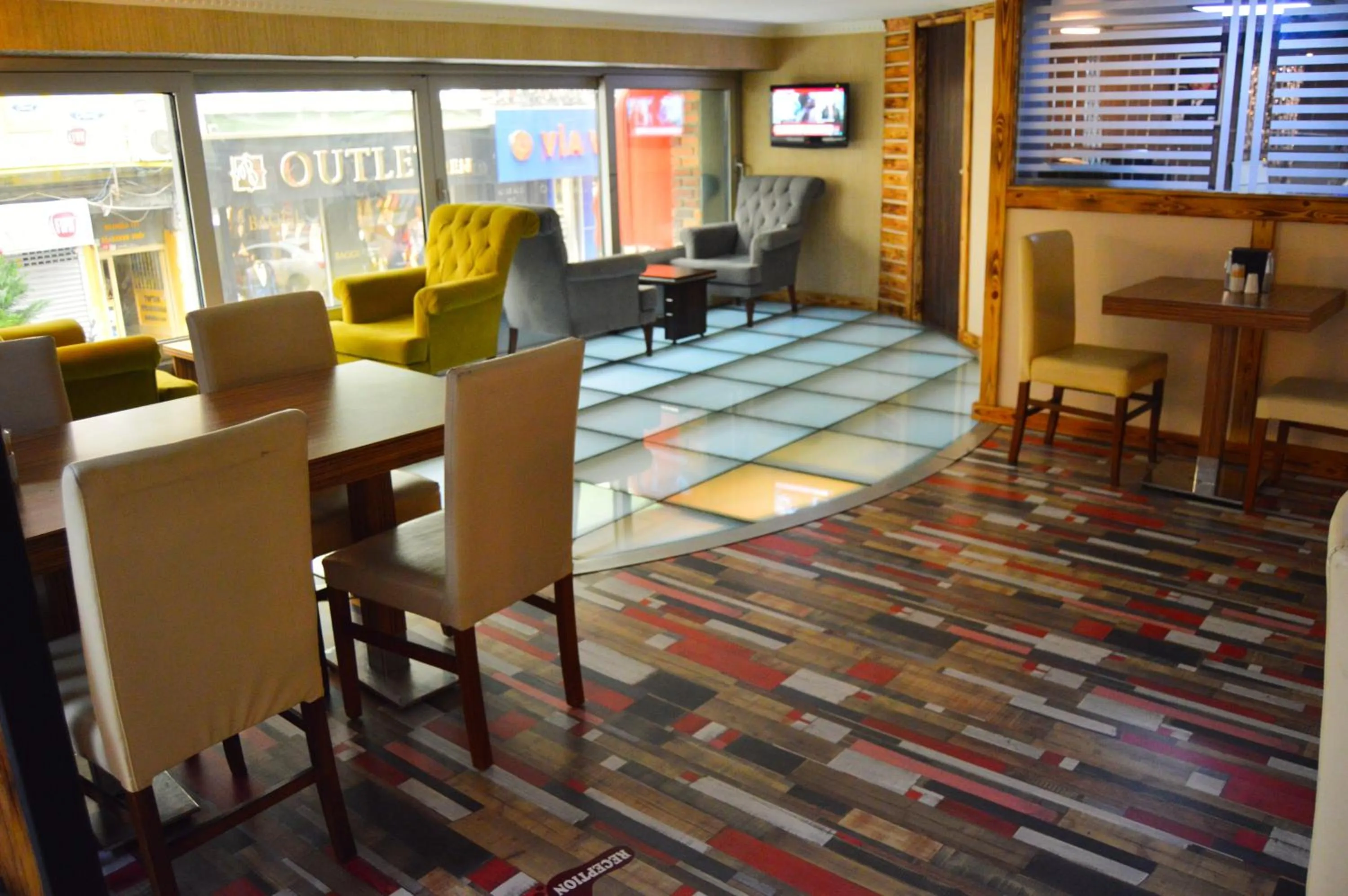 Restaurant/places to eat in Comfort Downtown Istanbul Hotel