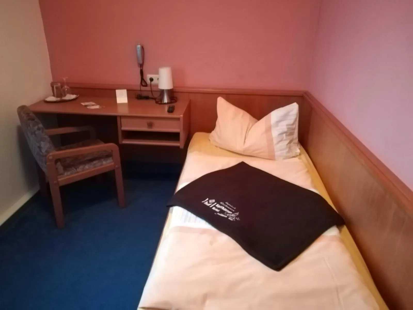 Bed in Kyffhäuserhotel "Goldene Aue"