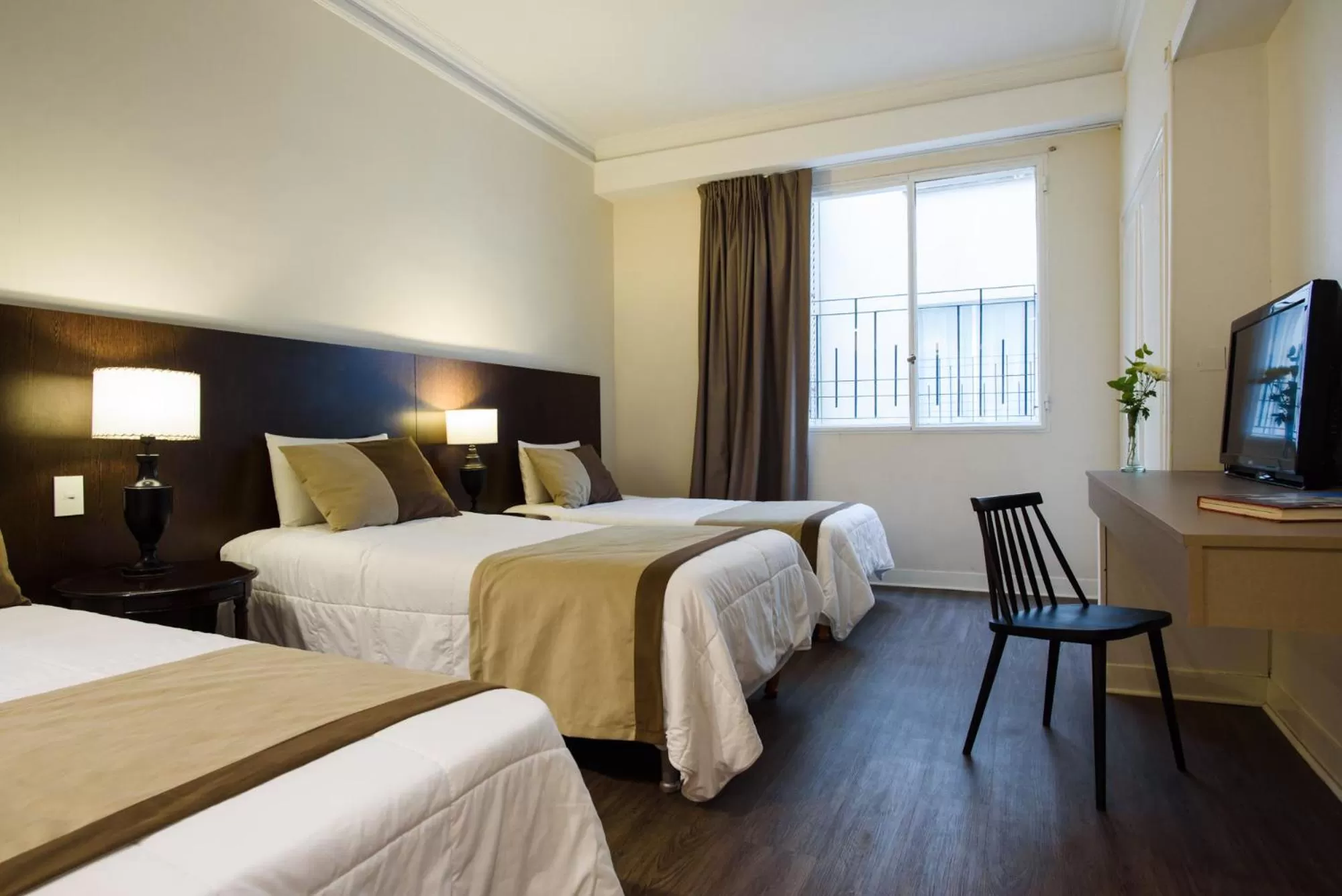 Bedroom, Bed in 1253 Recoleta Small Hotel