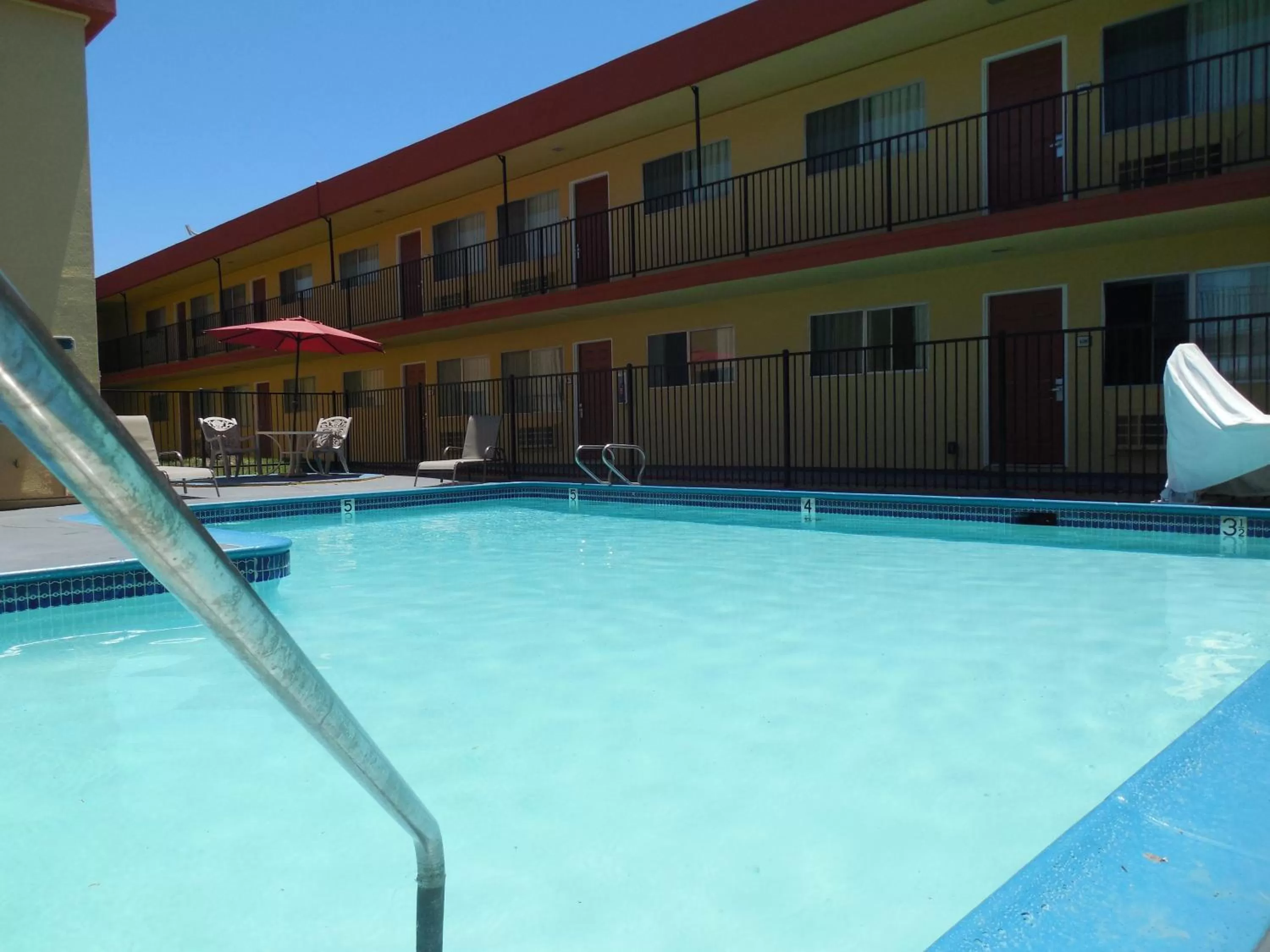 Pool view in Howard Johnson Suites by Wyndham San Diego Chula Vista BayFront