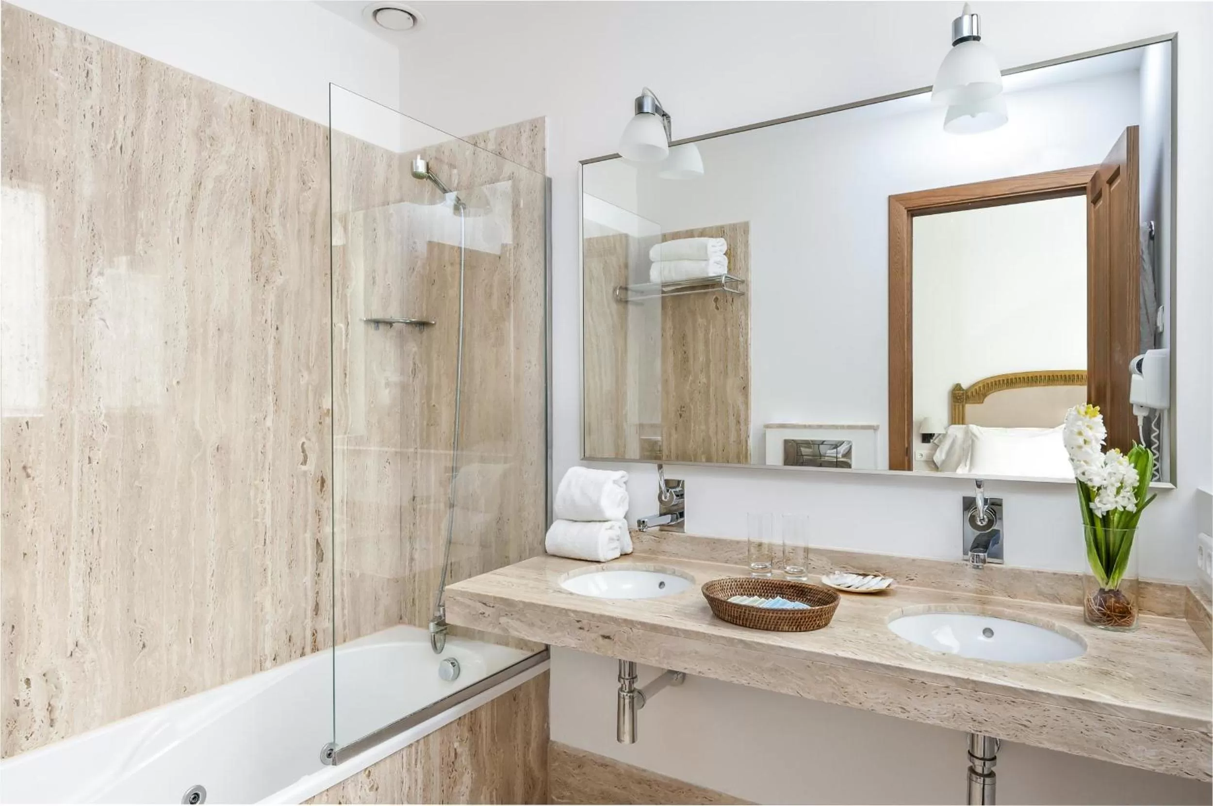 Bathroom in Hotel Amadeus Sevilla