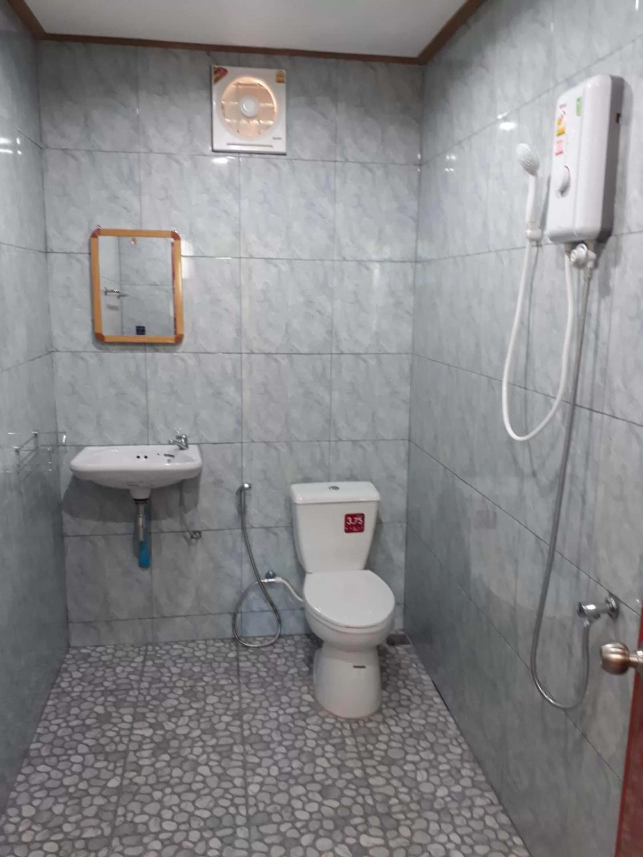 Bathroom in Elephant & Castle