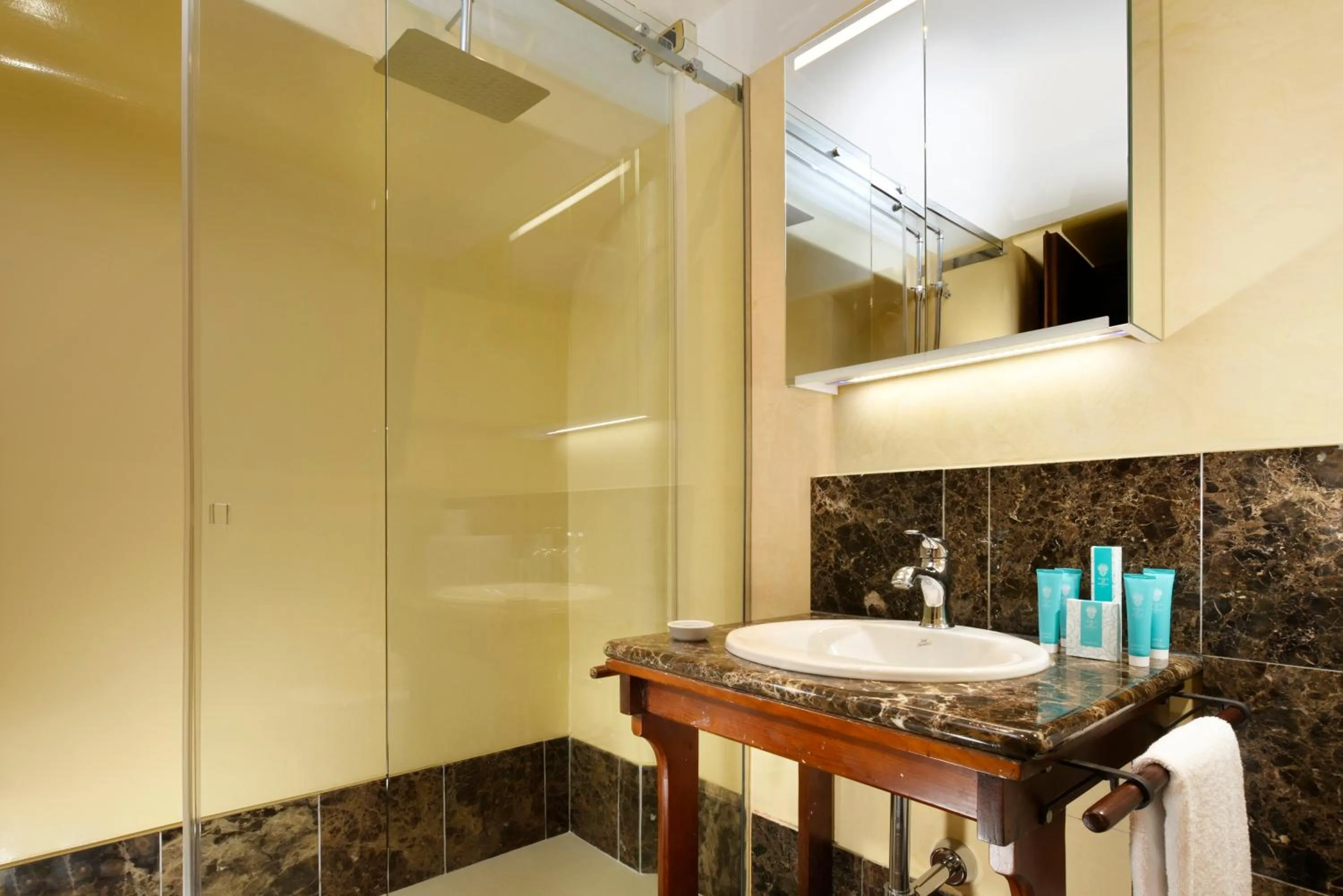 Bathroom in Castello Dal Pozzo Resort Lago Maggiore - Preferred Hotels & Resorts