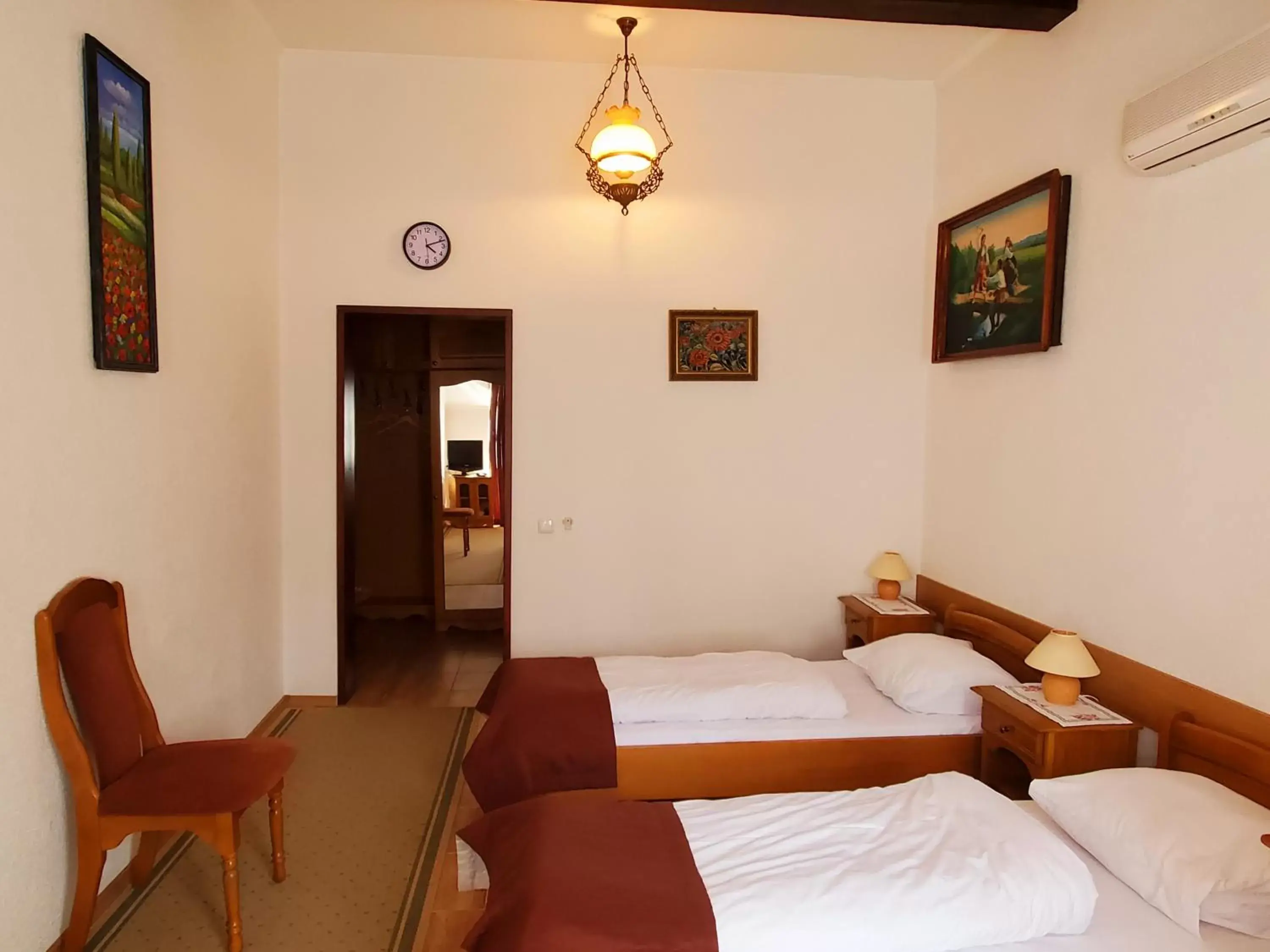 Standard Twin Room in Hetman Hotel Standard Twin Room in Hetman Hotel