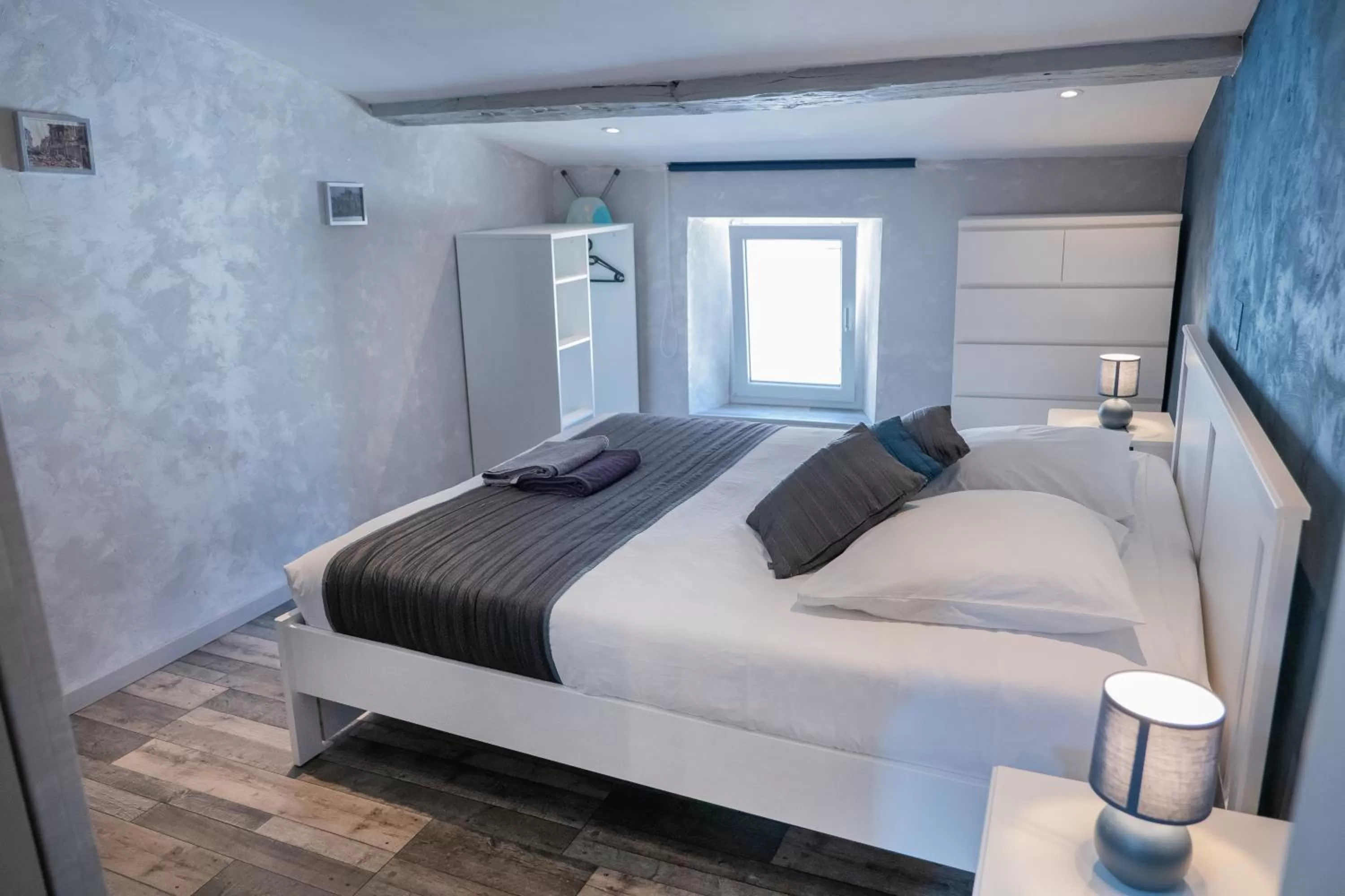 Bedroom, Bed in Chambre d'hôte et gîte chez Thomas et John