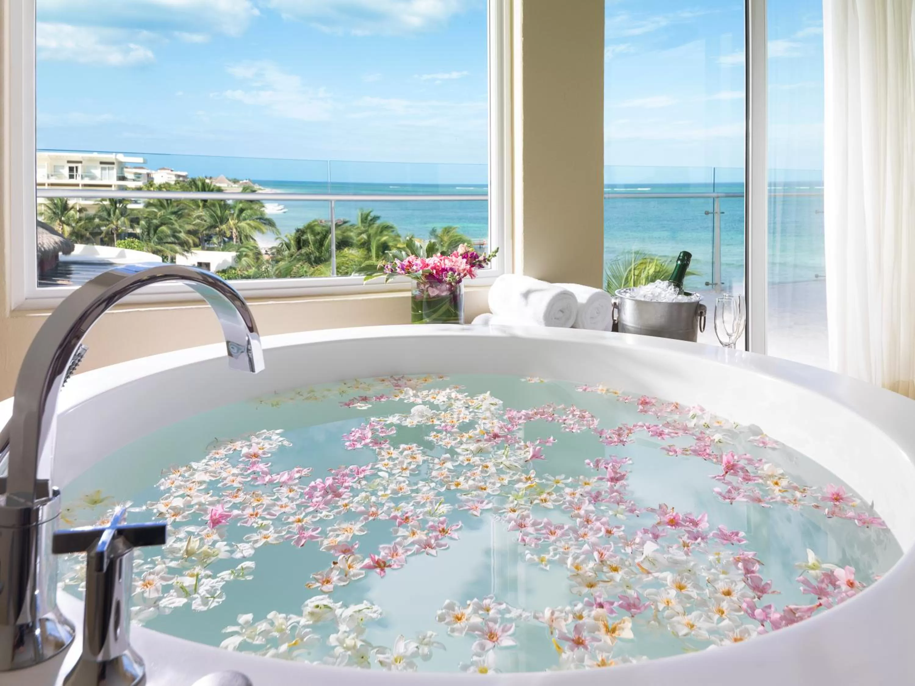 Honeymoon Ocean Front Suite in Palmar Beach Resort and Spa Riviera Maya - All Inclusive