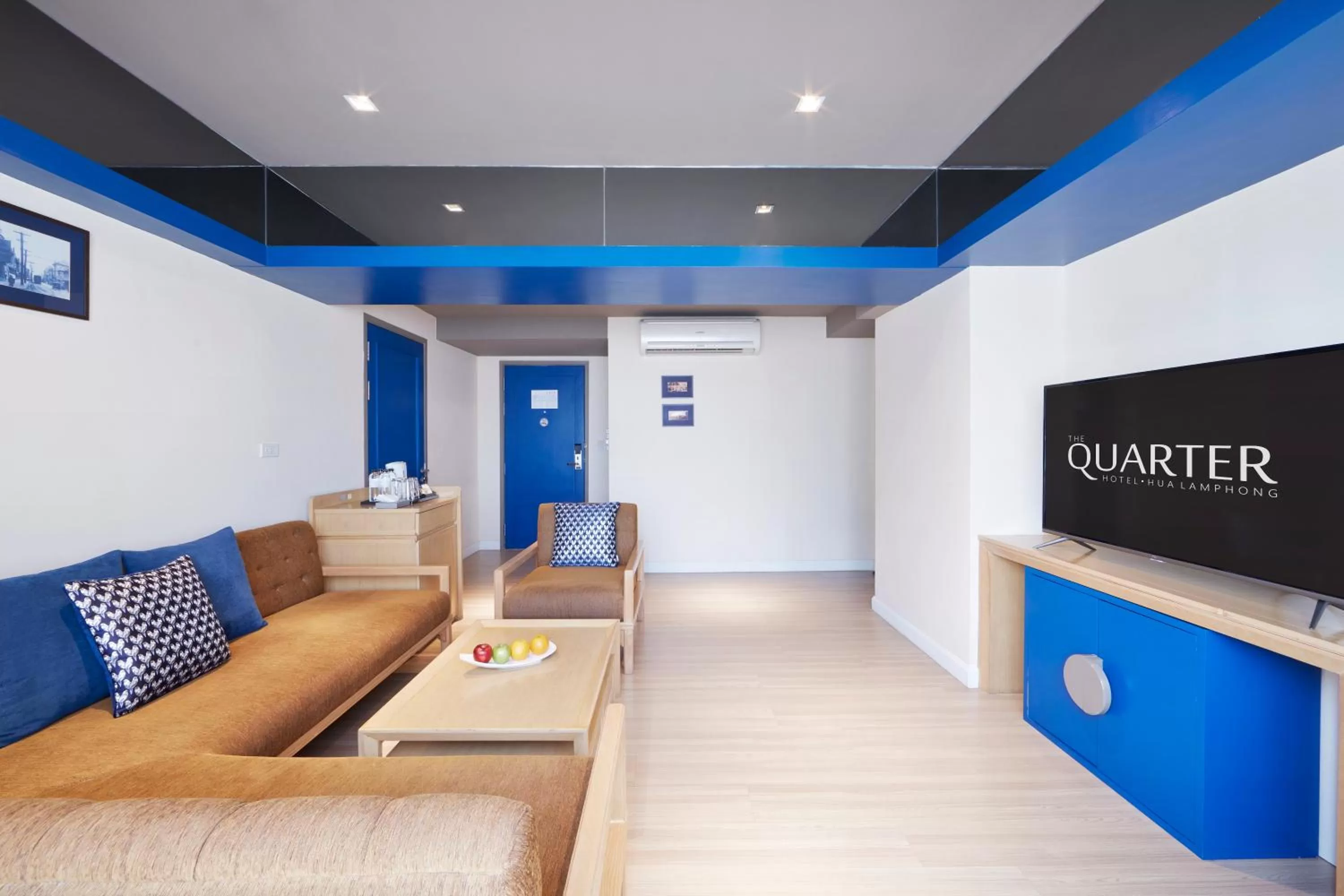 Living room in The Quarter Hualamphong by UHG