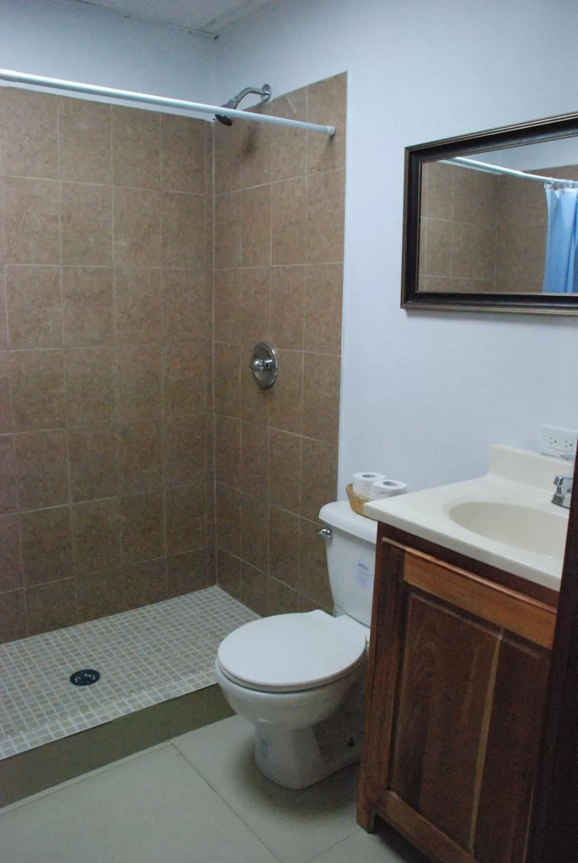 Deluxe King Room in Hotel Coastalbay 2 & Golf Cart Rental Deluxe King Room in Hotel Coastalbay 2 & Golf Cart Rental