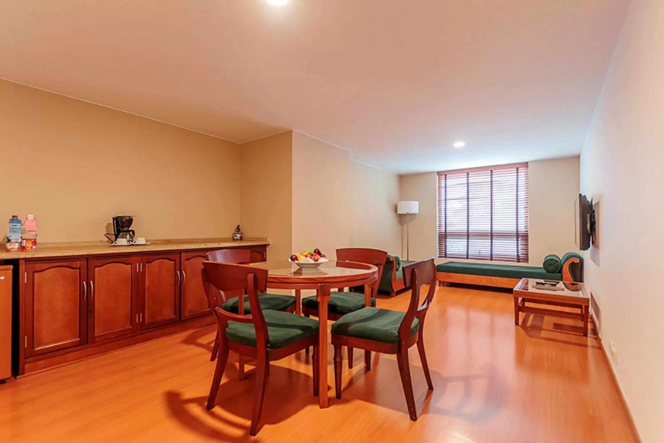 Photo of the whole room in Hotel Estelar Suites Jones