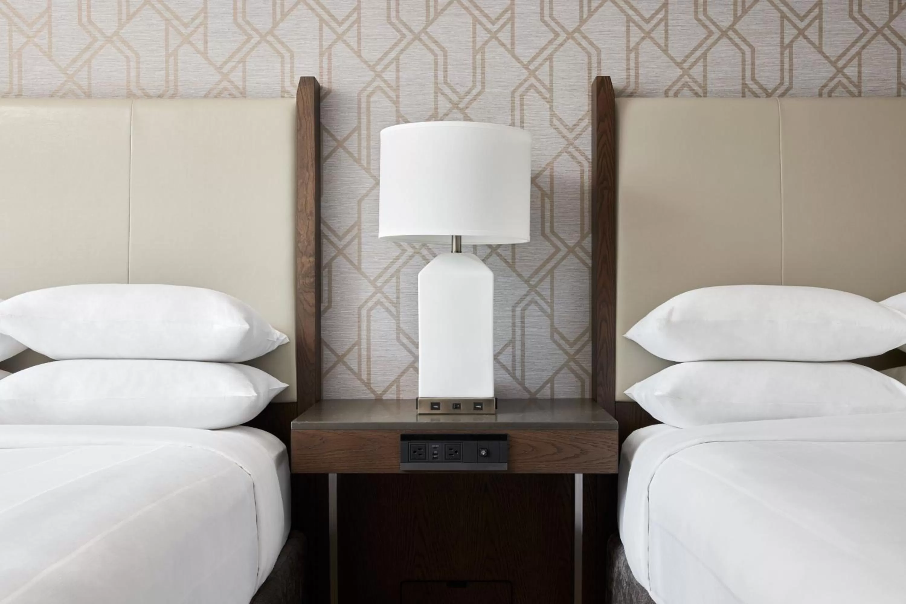 Photo of the whole room, Bed in Philadelphia Marriott Downtown