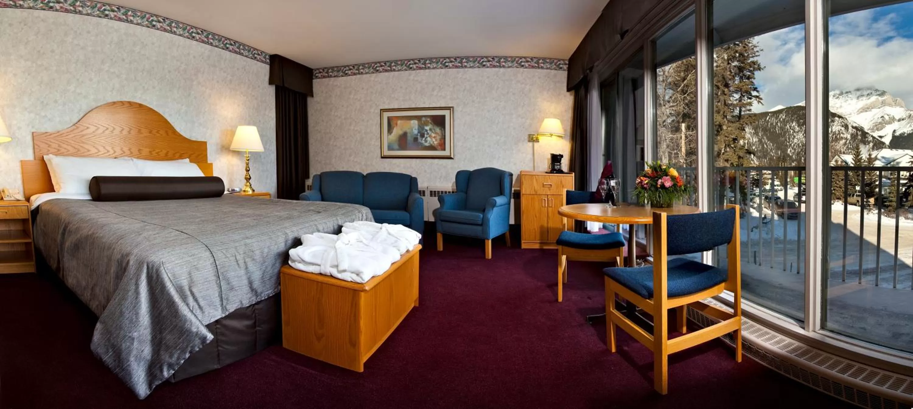 King Room with Mountain View in Bow View Lodge