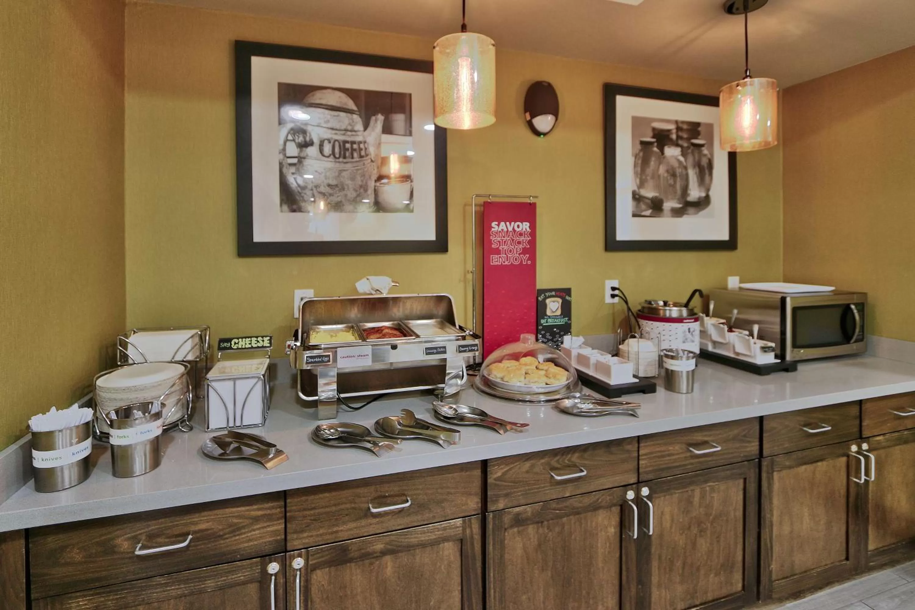 Dining area in Hampton Inn & Suites Las Cruces I-10, Nm
