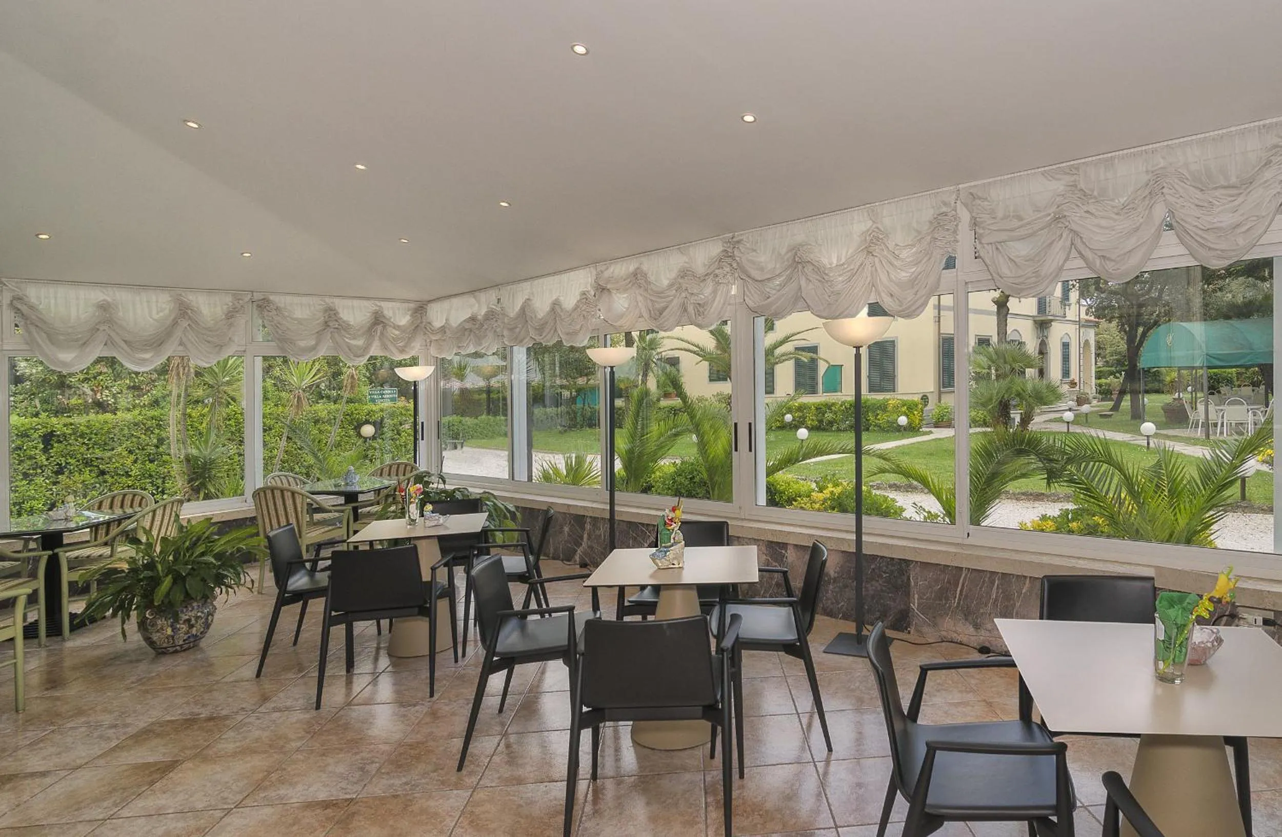 Lounge or bar in Hotel Verdemare