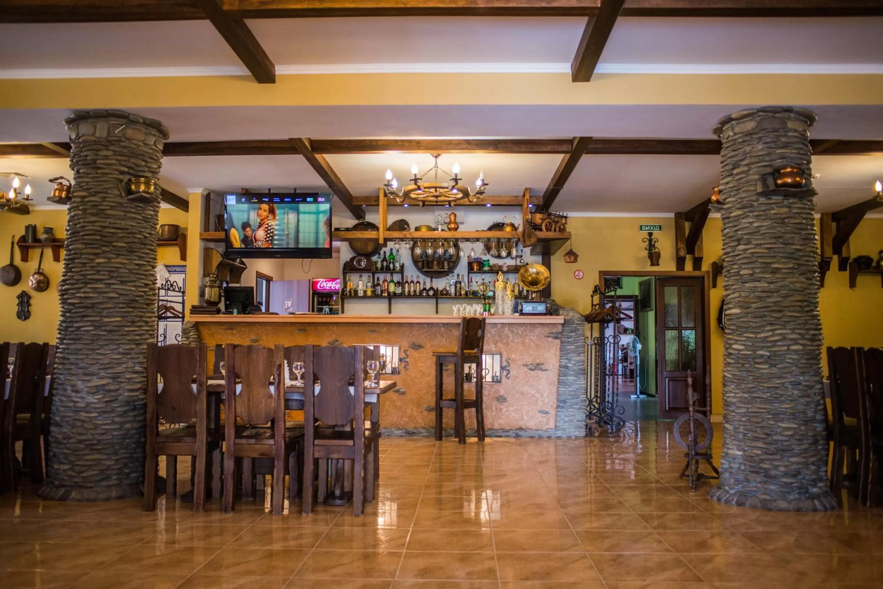 Restaurant/places to eat, Lounge/Bar in Stara Vezha Hotel
