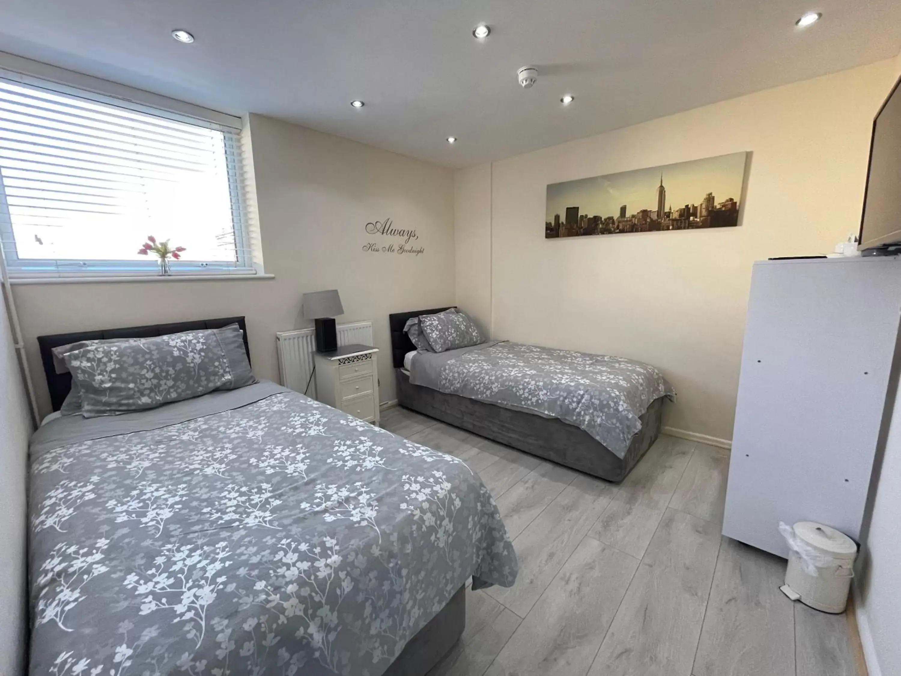 Twin Room with Shared Bathroom in The Goodlife Guesthouse Twin Room with Shared Bathroom in The Goodlife Guesthouse