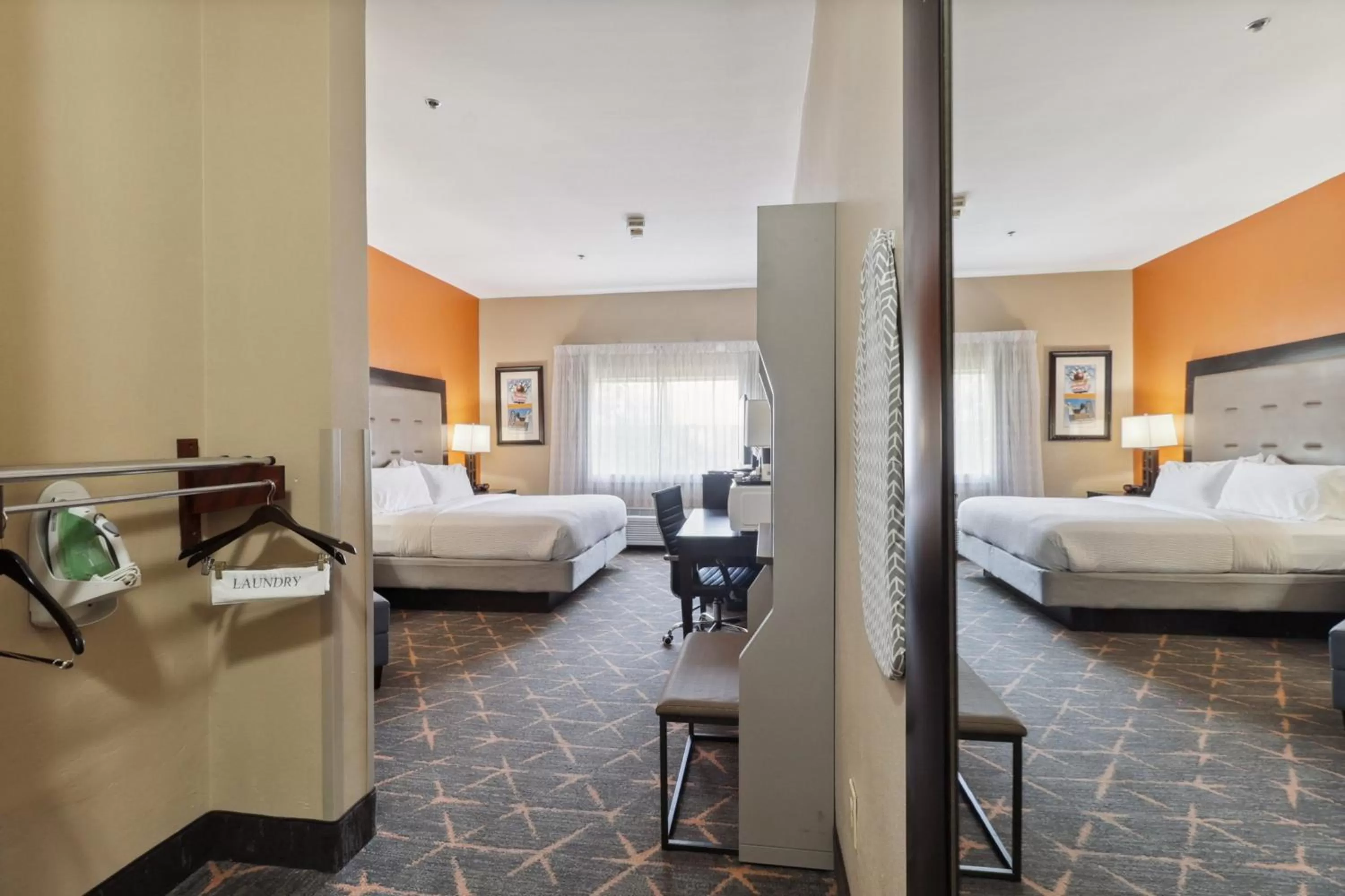 Photo of the whole room, Bed in Holiday Inn Hotel & Suites Slidell by IHG