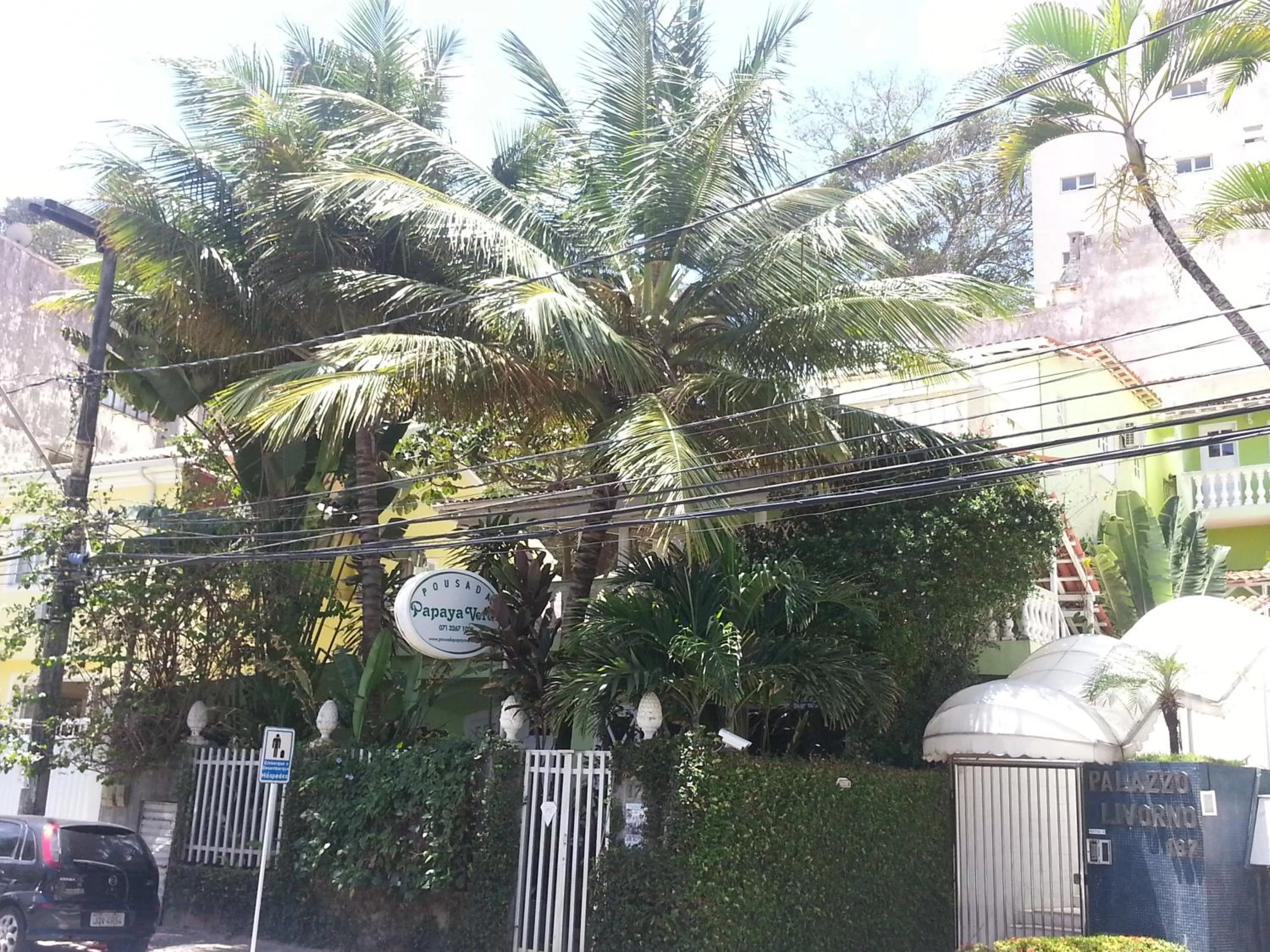 Property building, Garden in Hotel Pousada Papaya Verde