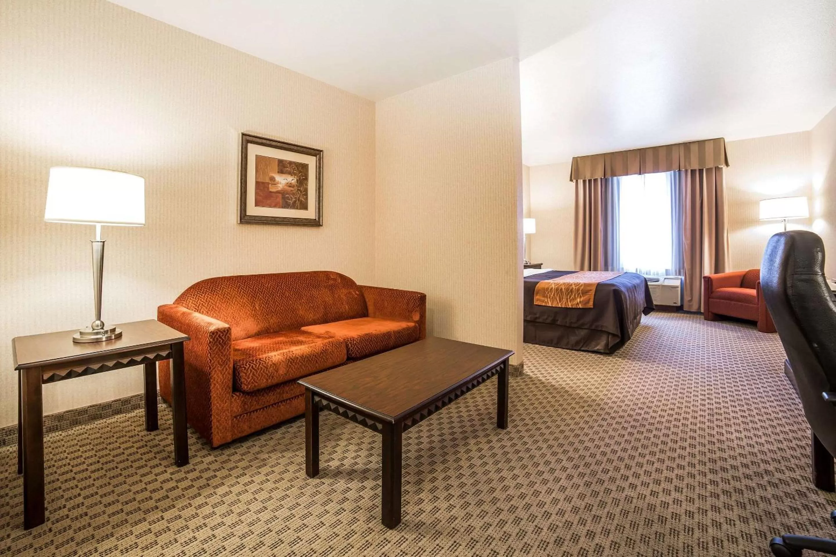 Photo of the whole room, Bed in Comfort Inn & Suites Henderson - Las Vegas