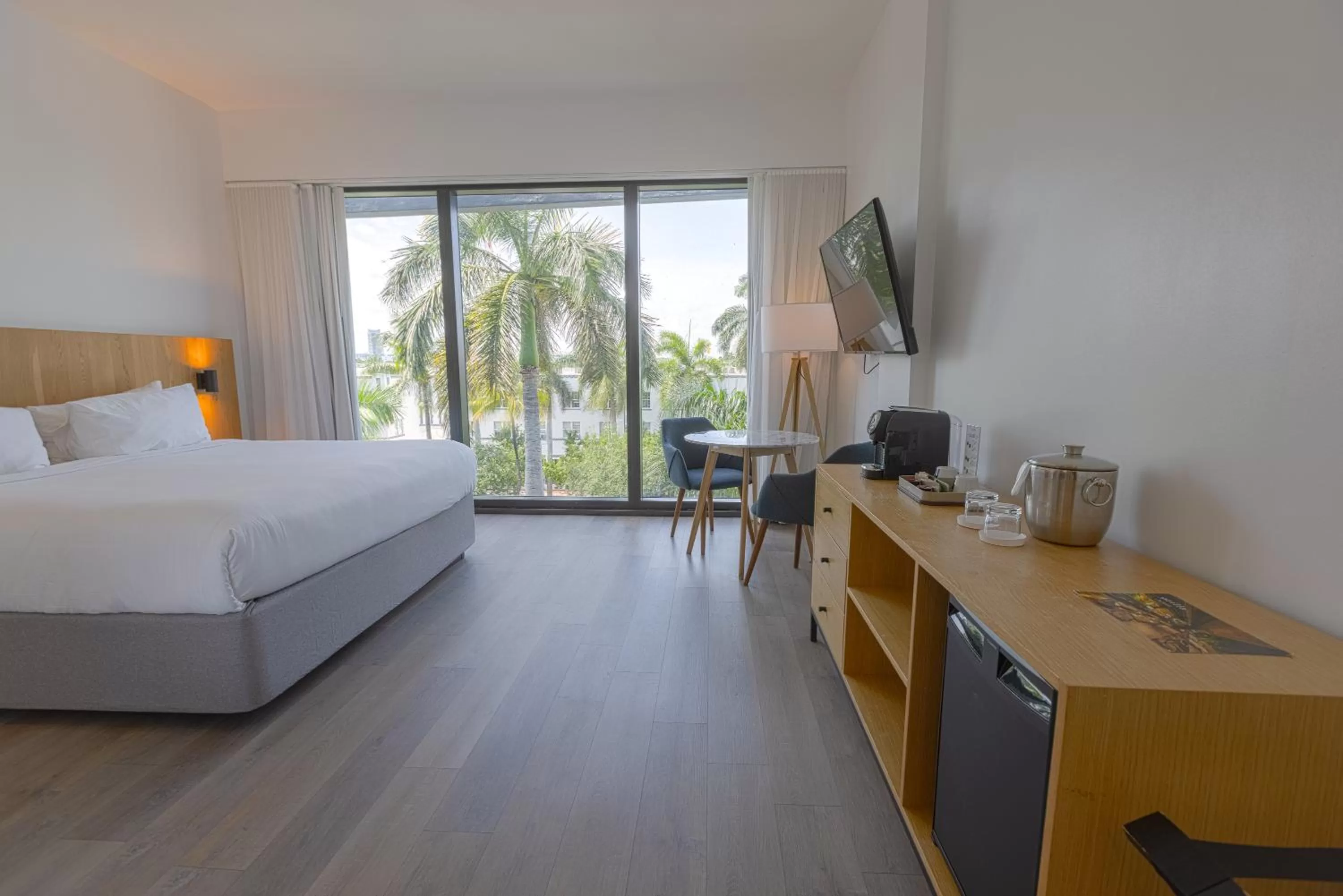 Bedroom in Urbanica Euclid