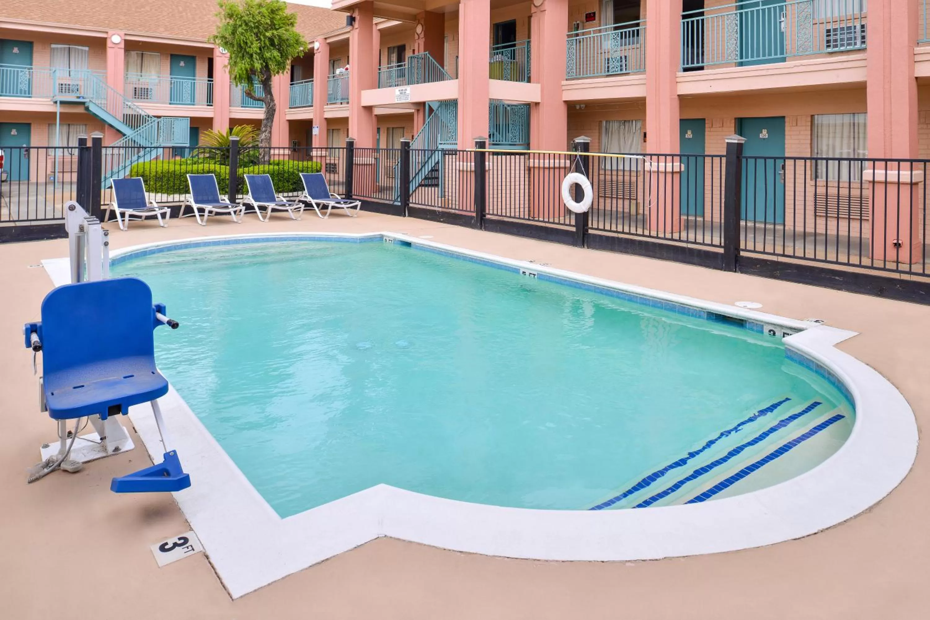 Swimming pool in Americas Best Value Inn Clute