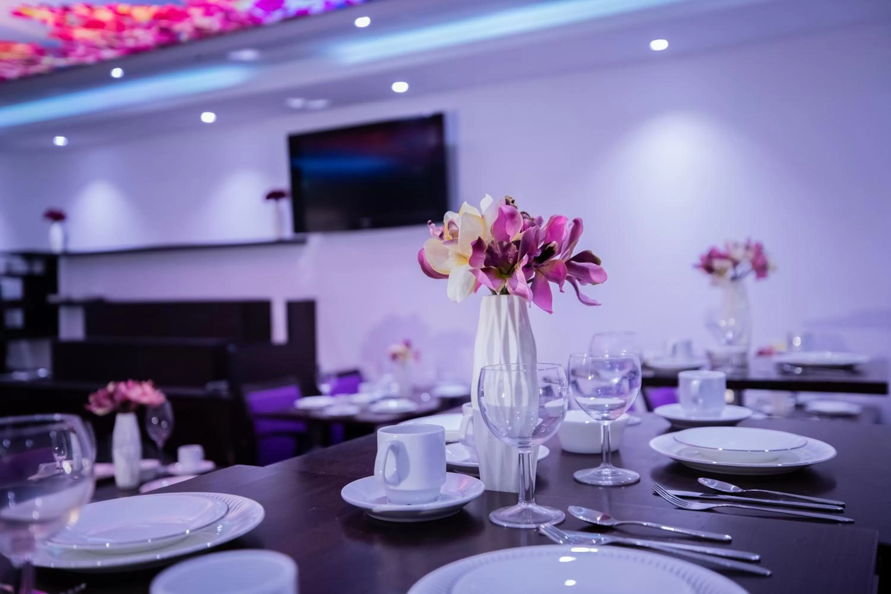 Restaurant/places to eat in Hotel Cataleya