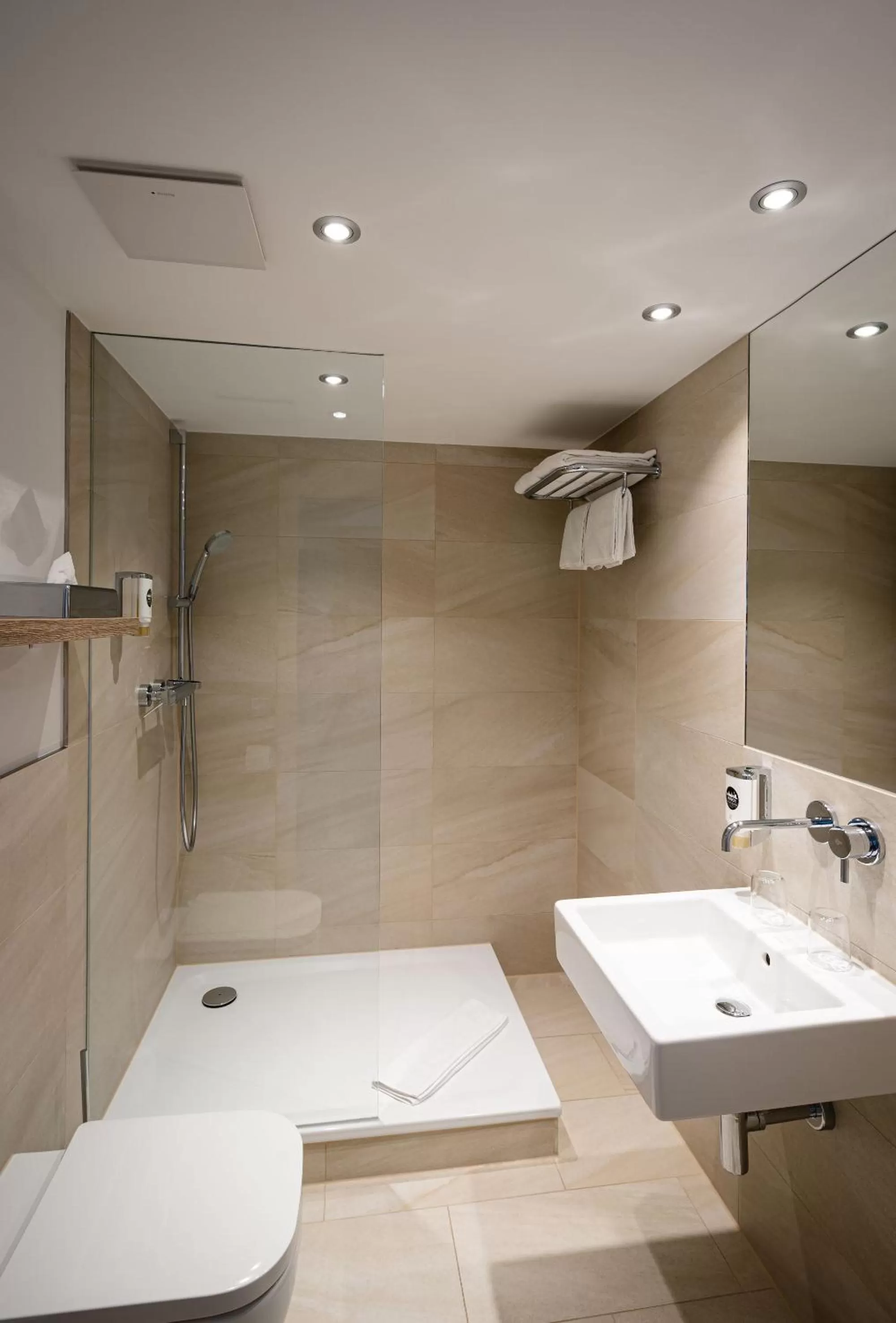 Bathroom in Hotel Wetterstein