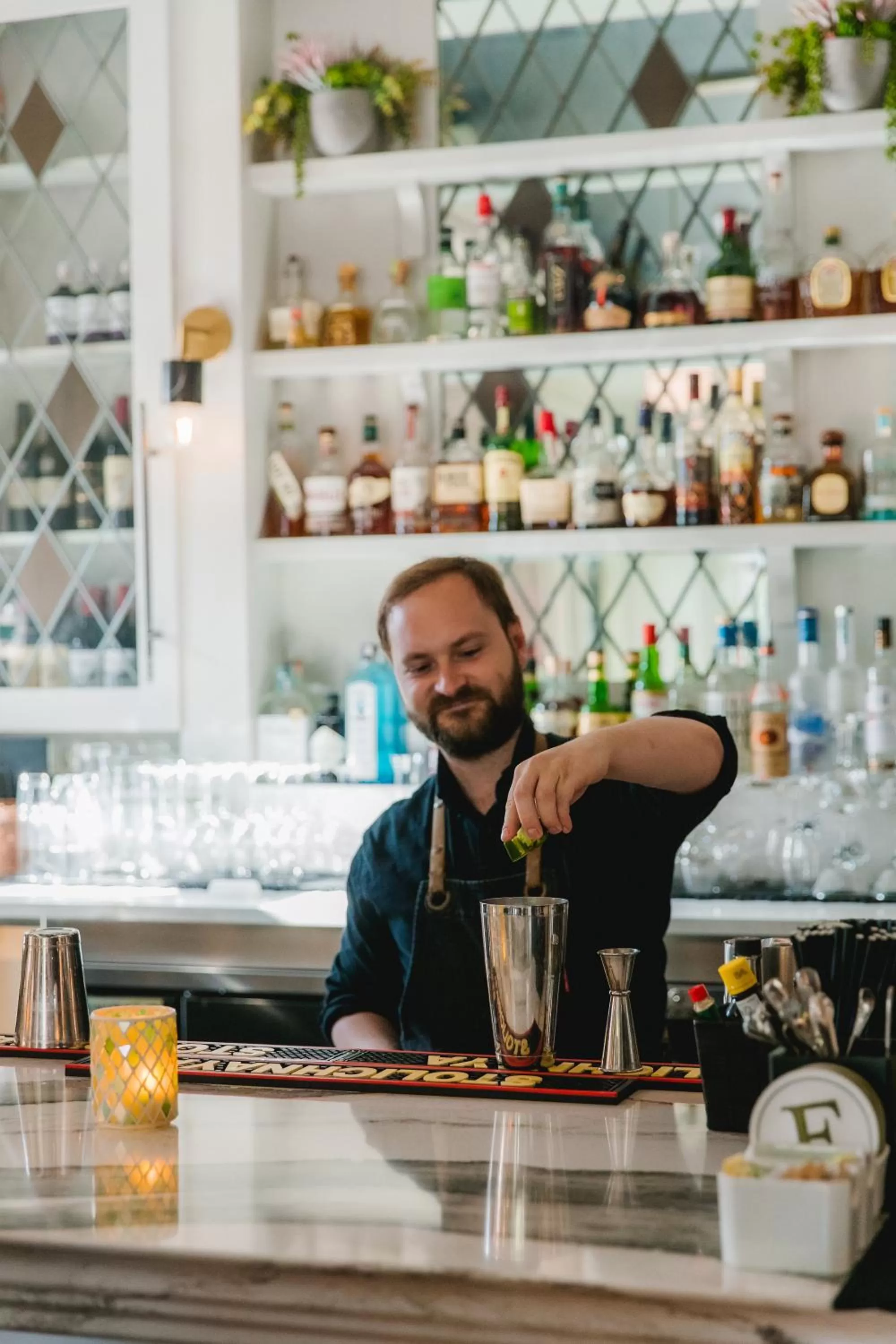 Restaurant/places to eat in Oak Bay Beach Hotel