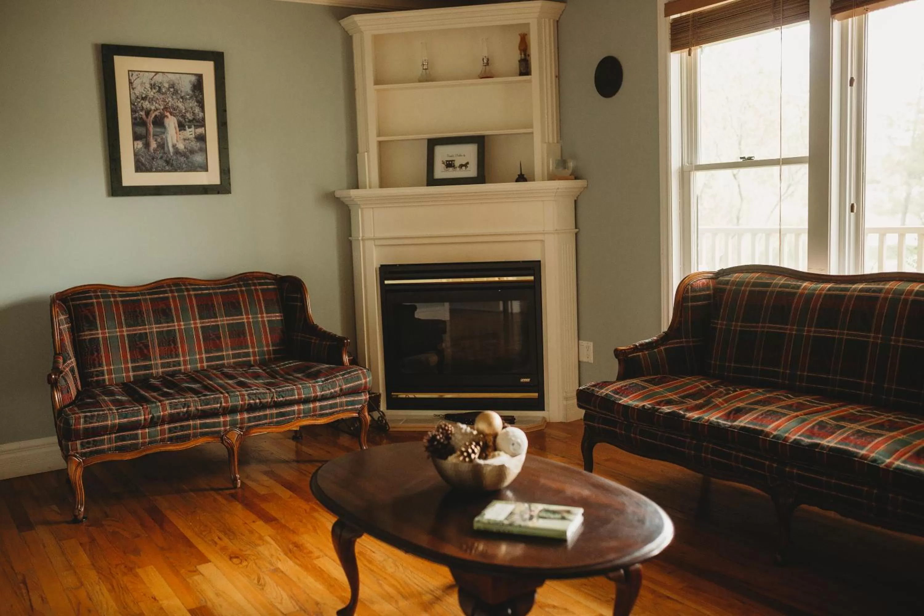 Seating area in Carriage House Inn Four and a Half Stars