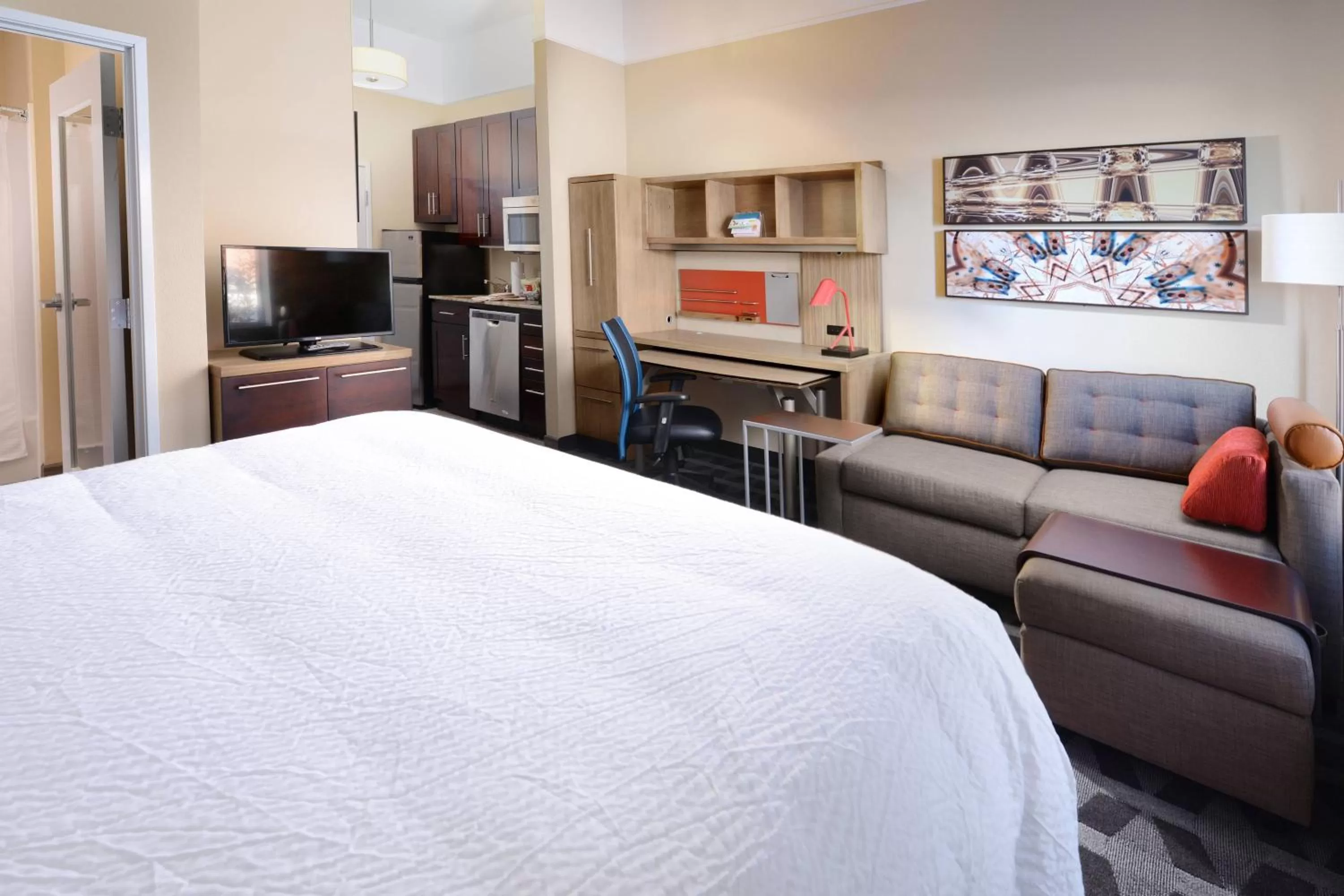 King Studio with Sofa Bed and Adapted Tub - Mobility and Hearing Accessible in TownePlace Suites by Marriott Houston Galleria Area