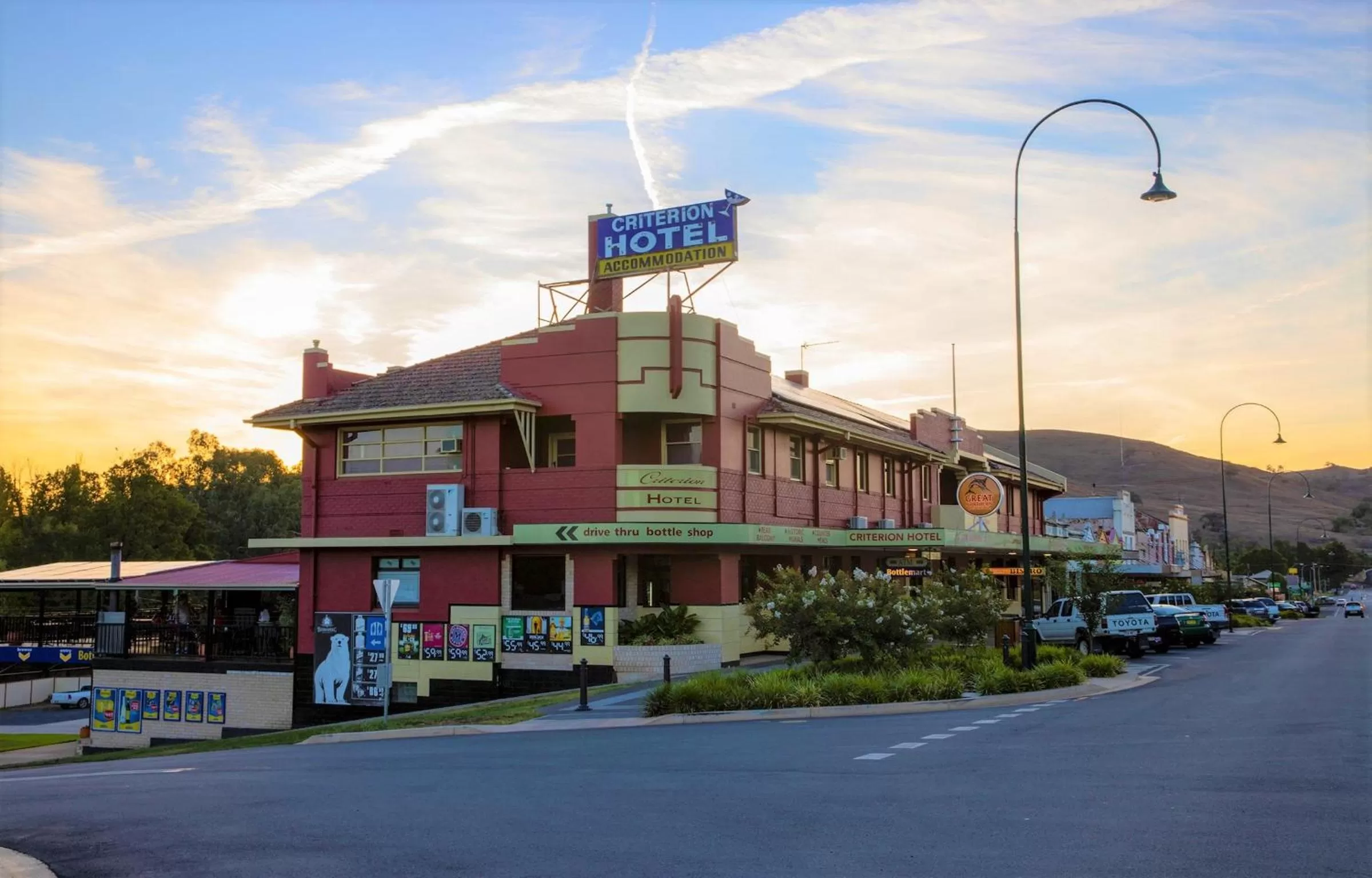 Facade/entrance, Property Building in Criterion Hotel Gundagai