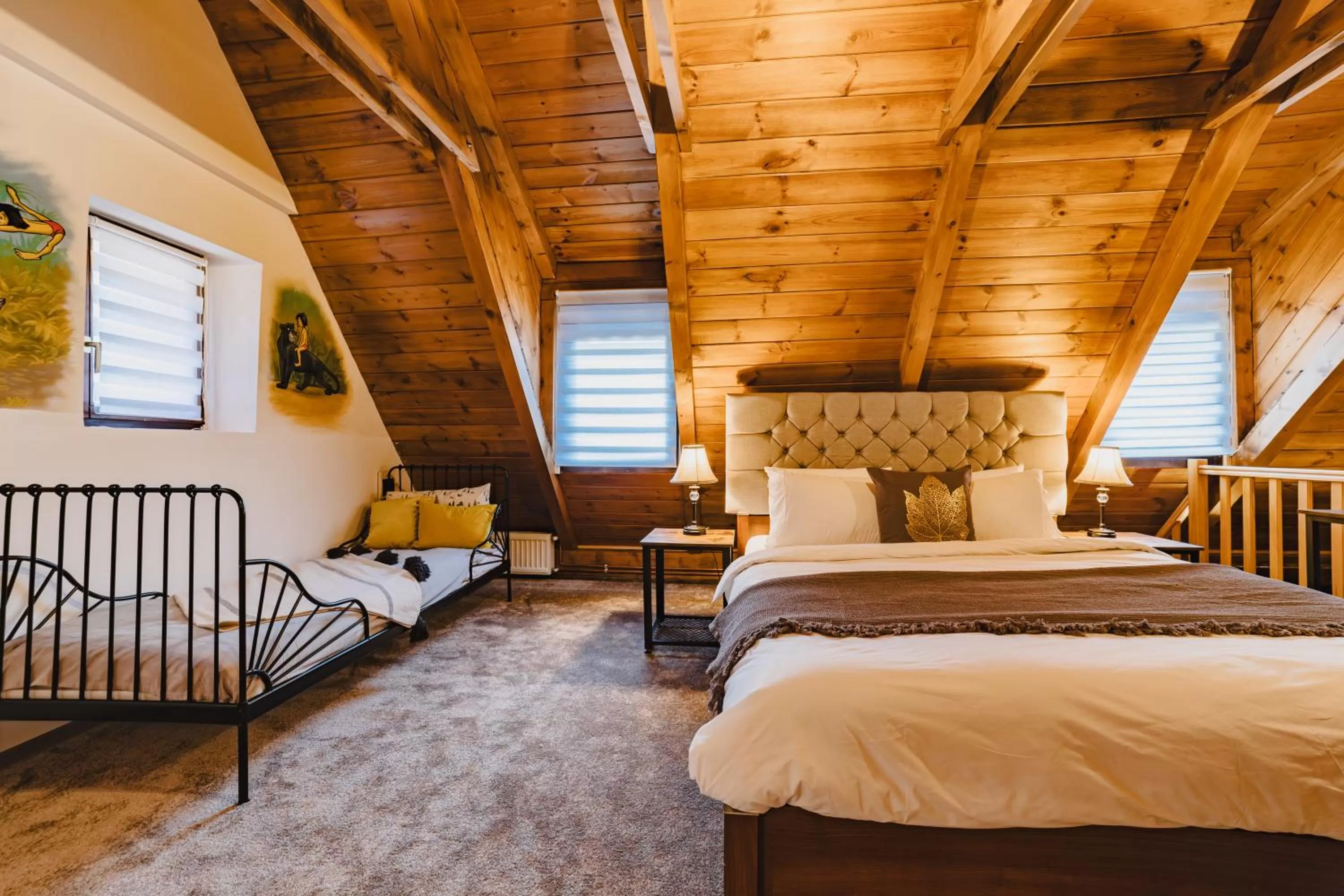 Bed in ALBERT RESIDENCE with PARKING