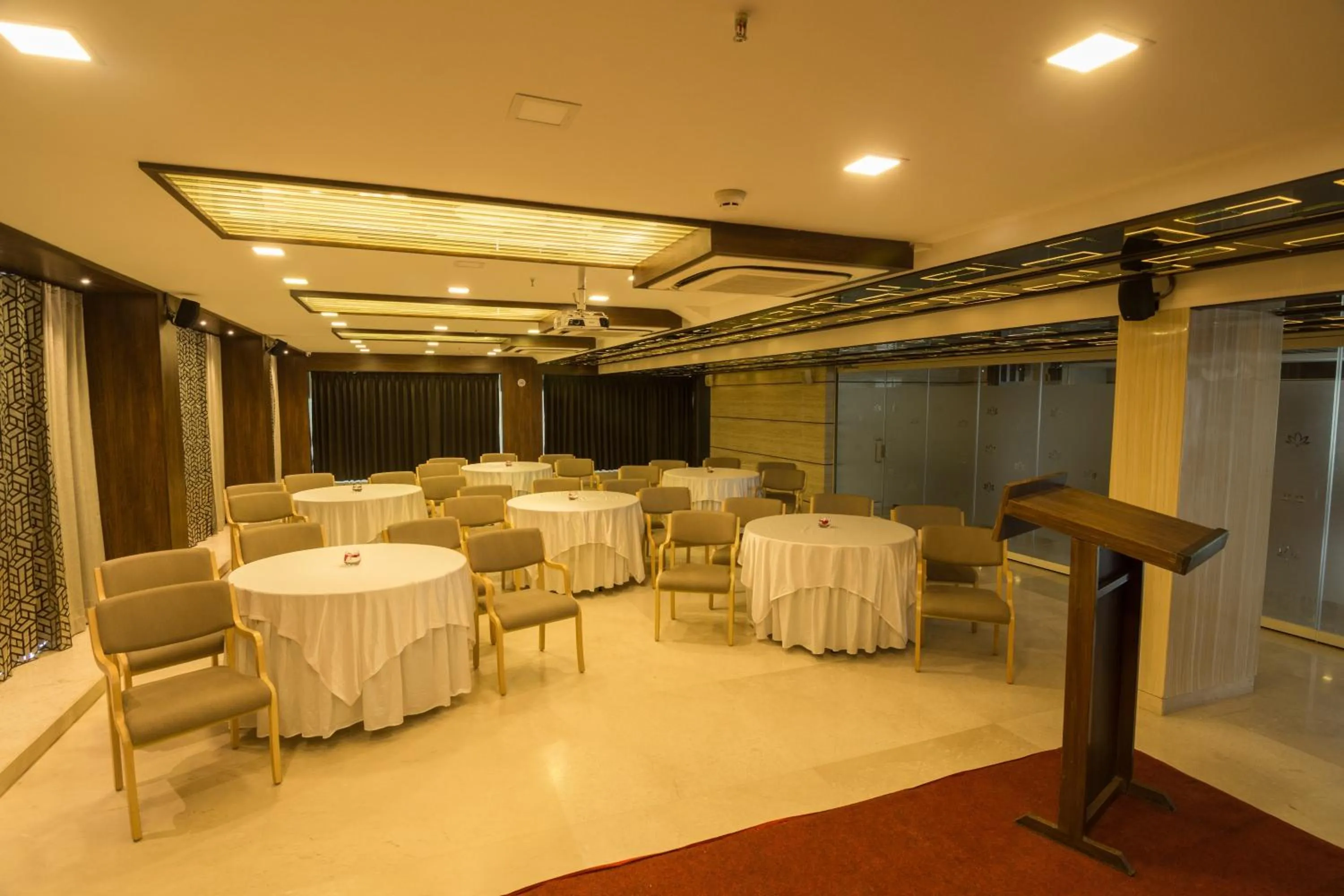Banquet/Function facilities in Roopa Elite