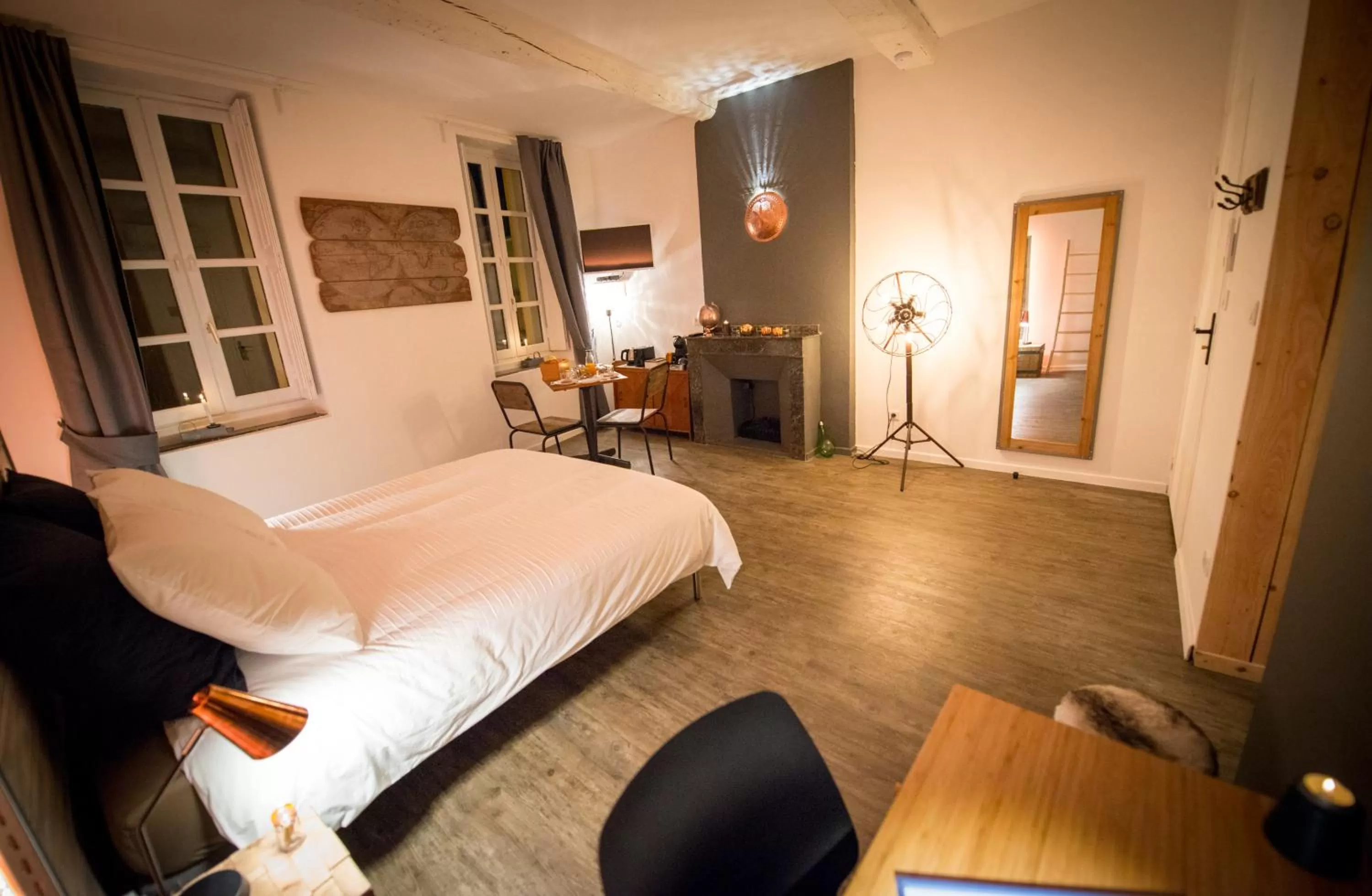 Photo of the whole room, Bed in La Maison Gustave