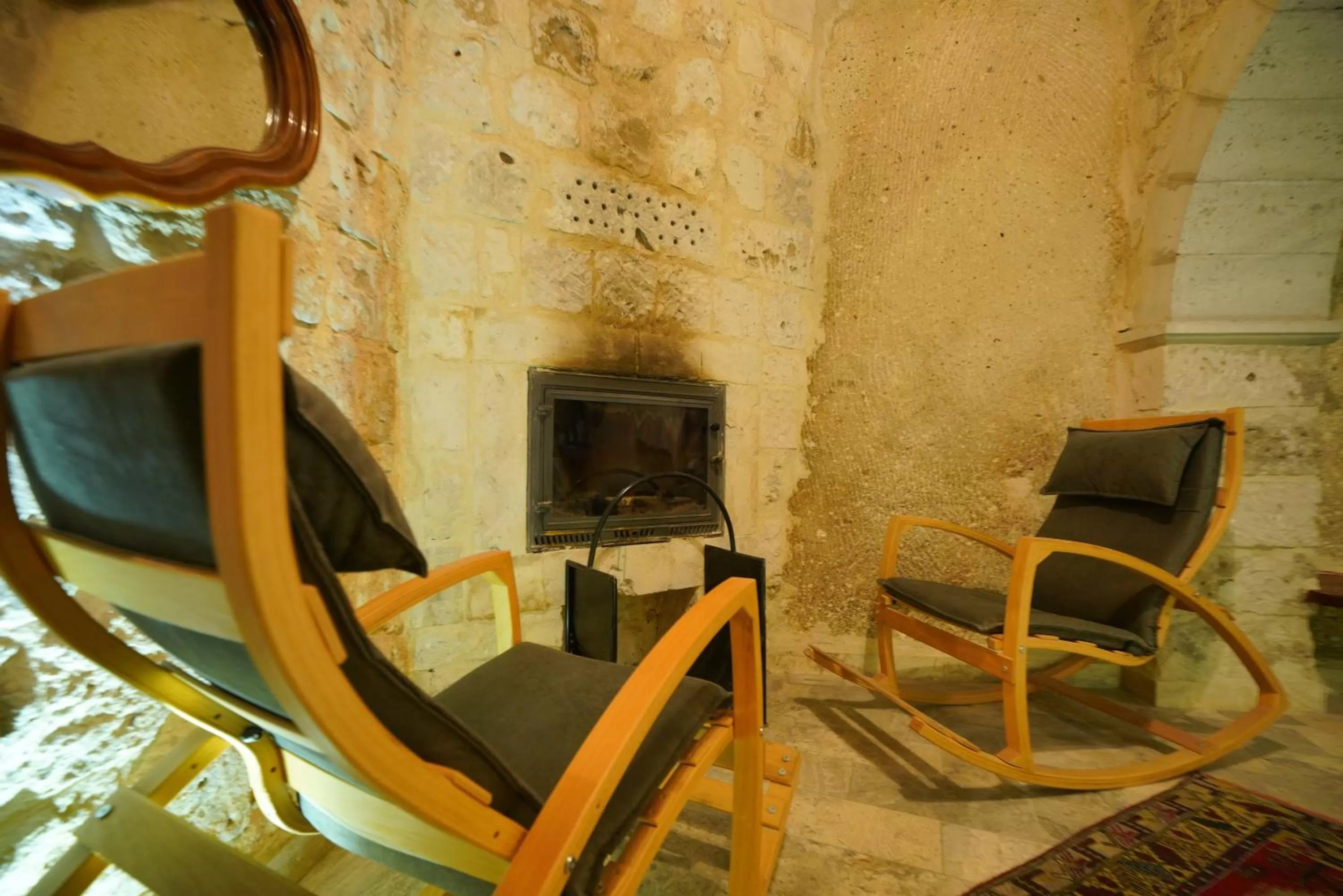 flat iron in Shoestring Cave House