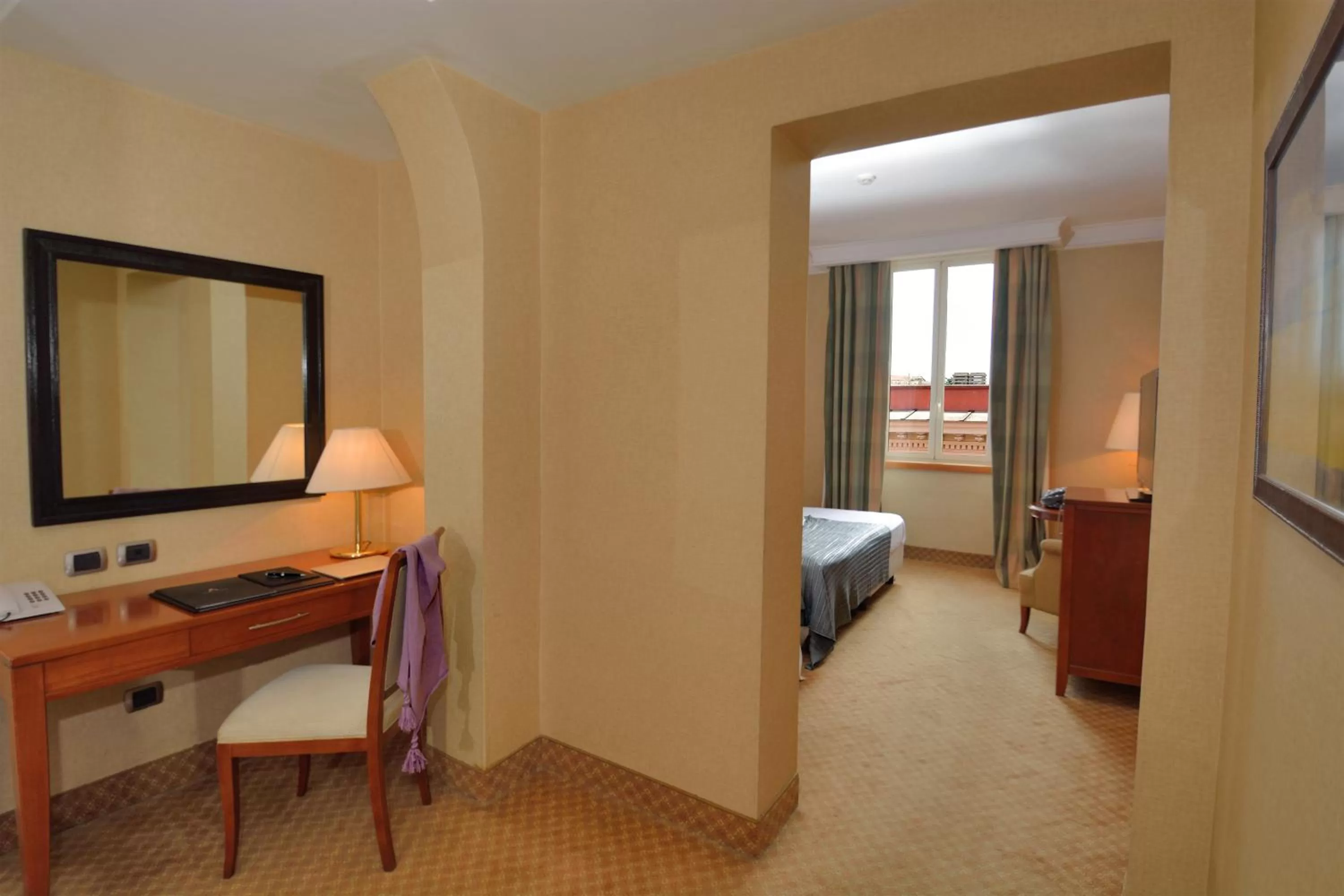 Bedroom, Bed in LH Hotel Lloyd Roma