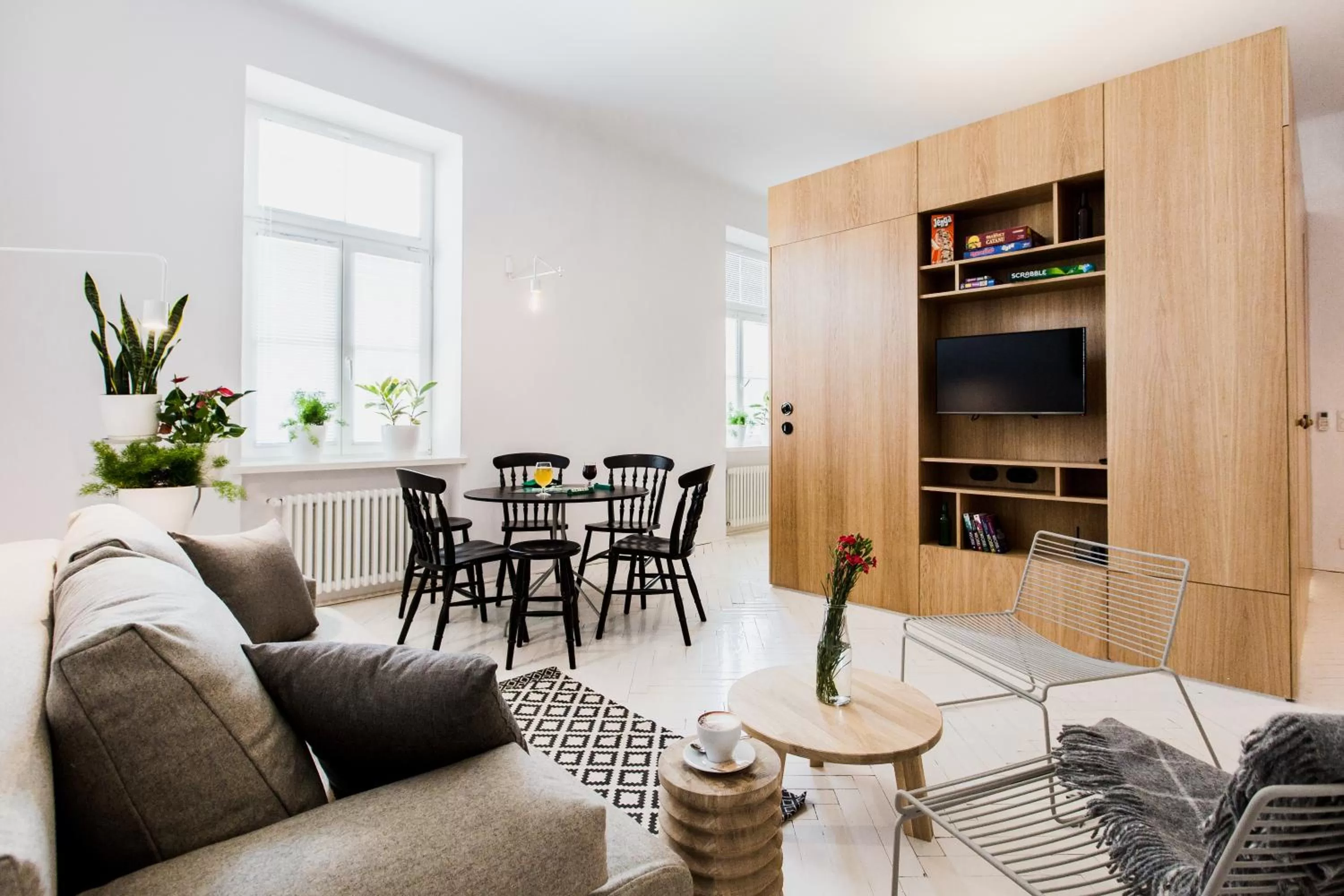 Coffee/tea facilities, Seating Area in Apartamenty Browar Perła - Perła Brewery Apartments