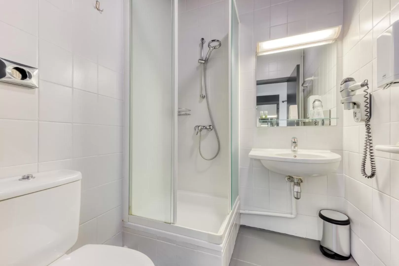 Bathroom in Hôtel de la Gare