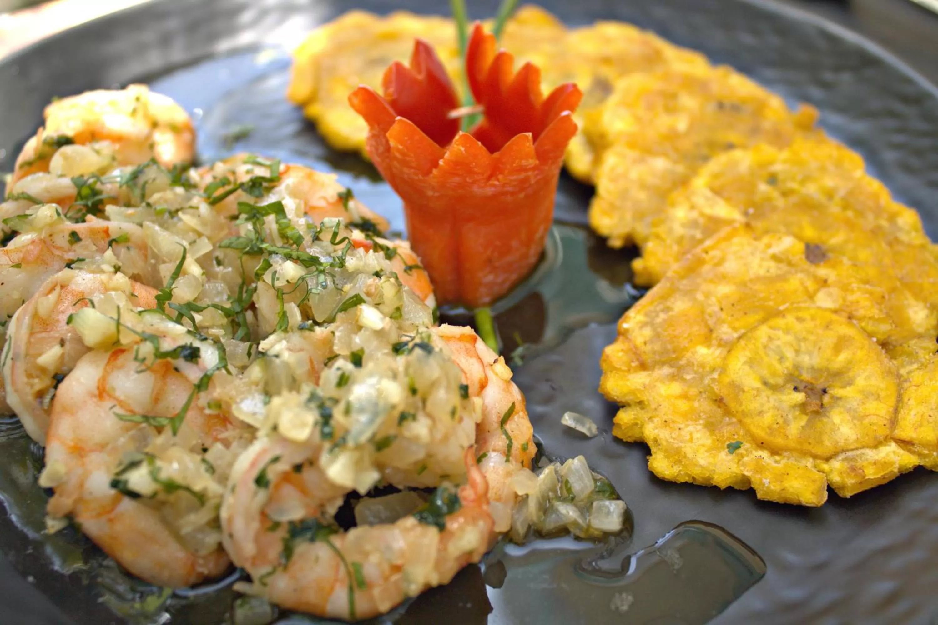 Restaurant/places to eat in Hotel Checkin El Cortecito Beach