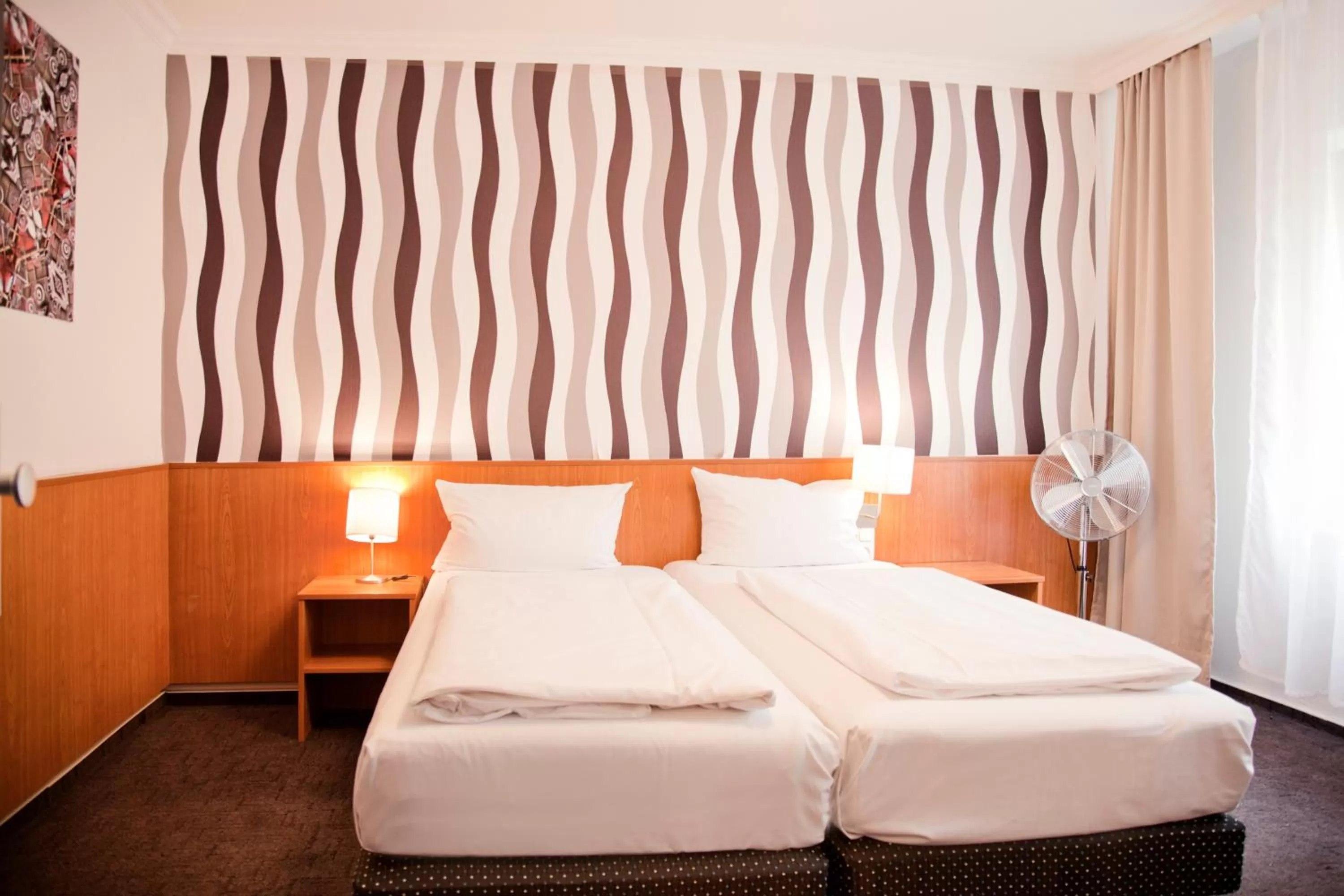 Photo of the whole room, Bed in Les Nations