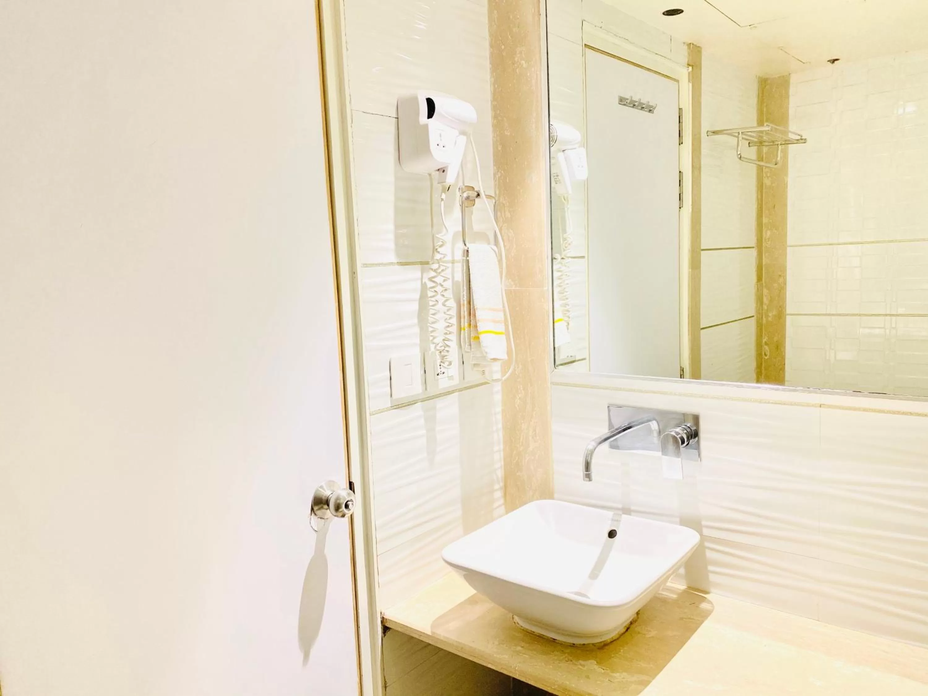 Bathroom in City Empire - New Delhi Railway Station, Near Connaught Place