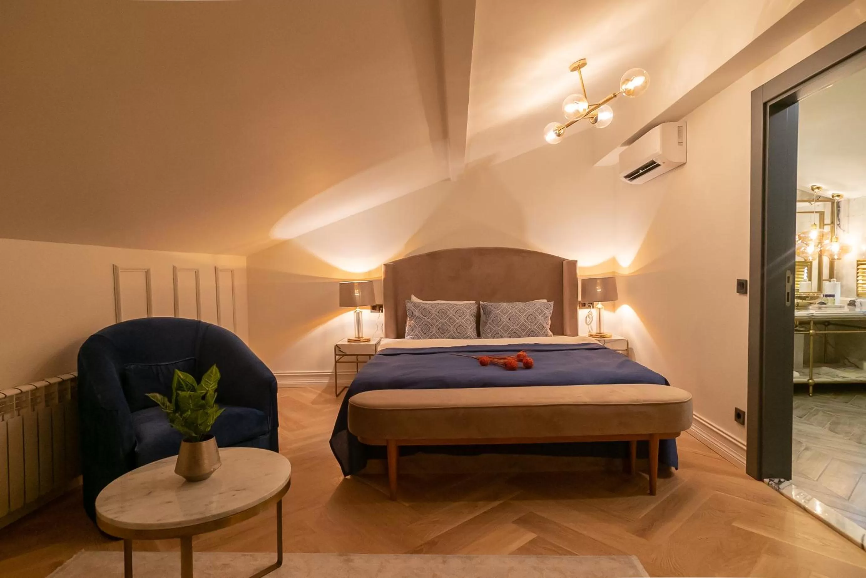 Bedroom, Bed in Malta Bosphorus Hotel