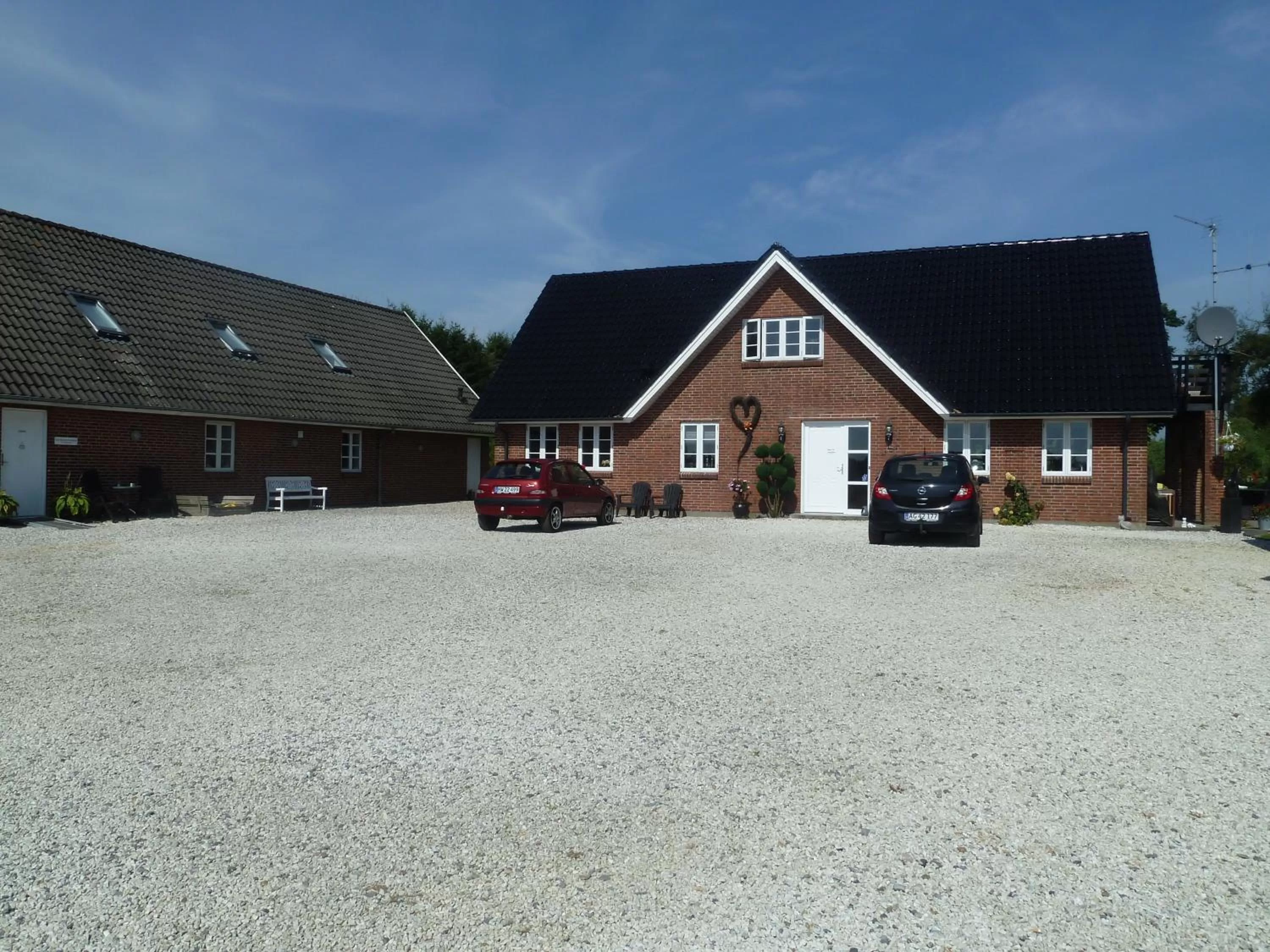 Facade/entrance, Property Building in Give Bed & Breakfast