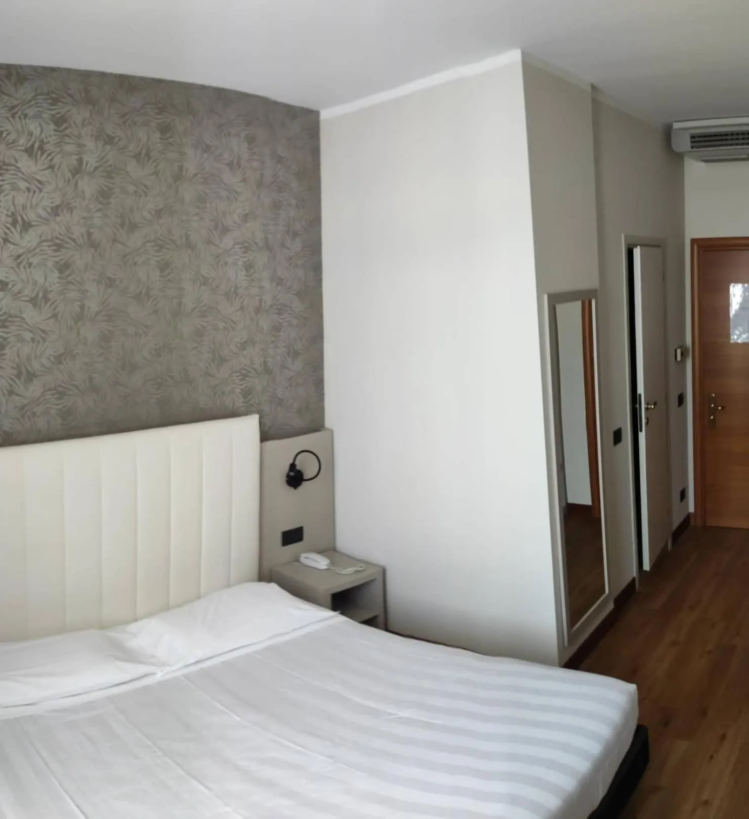 Street view, Bed in Parc Hotel