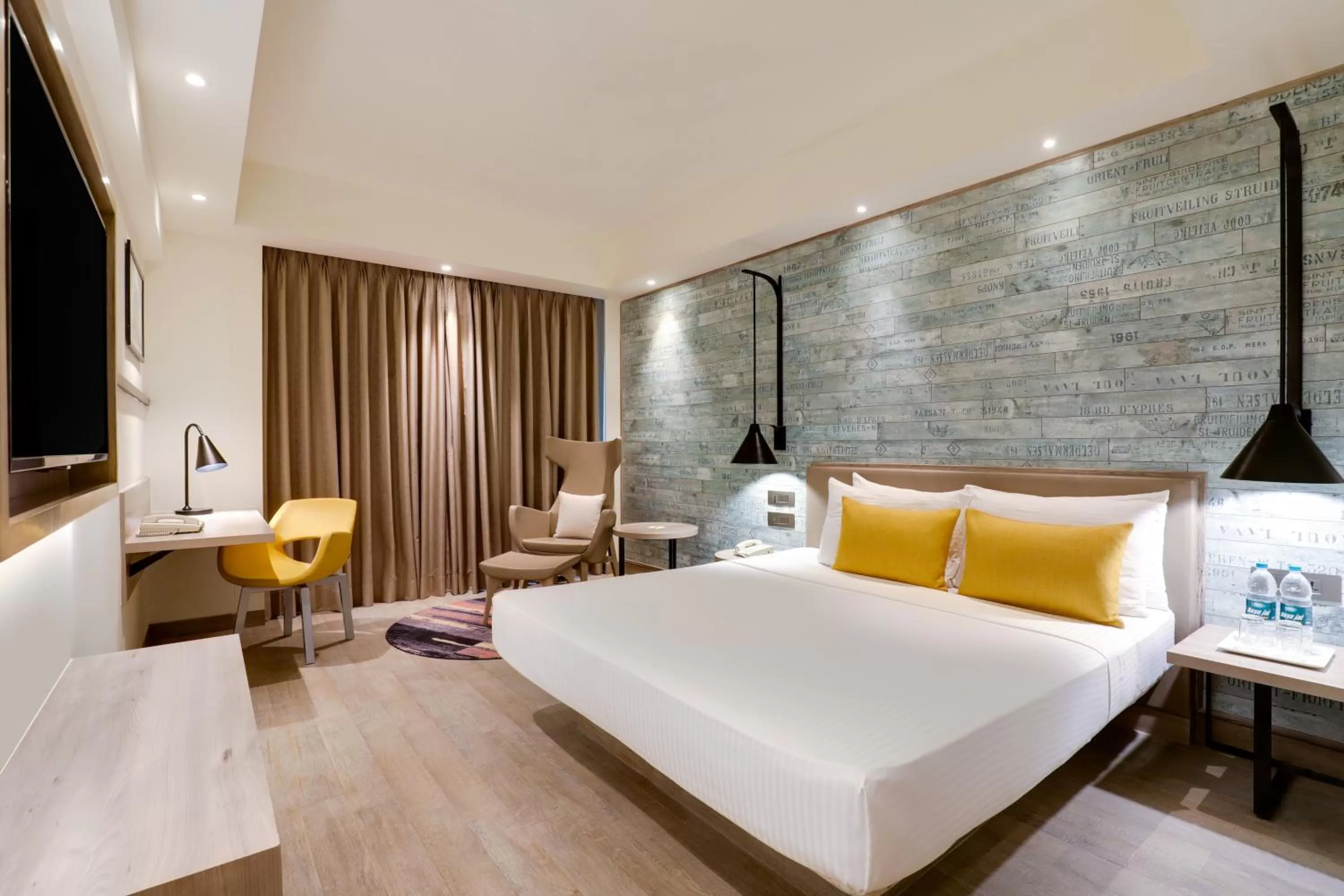 Bedroom, Bed in Lemon Tree Premier, Mumbai International Airport