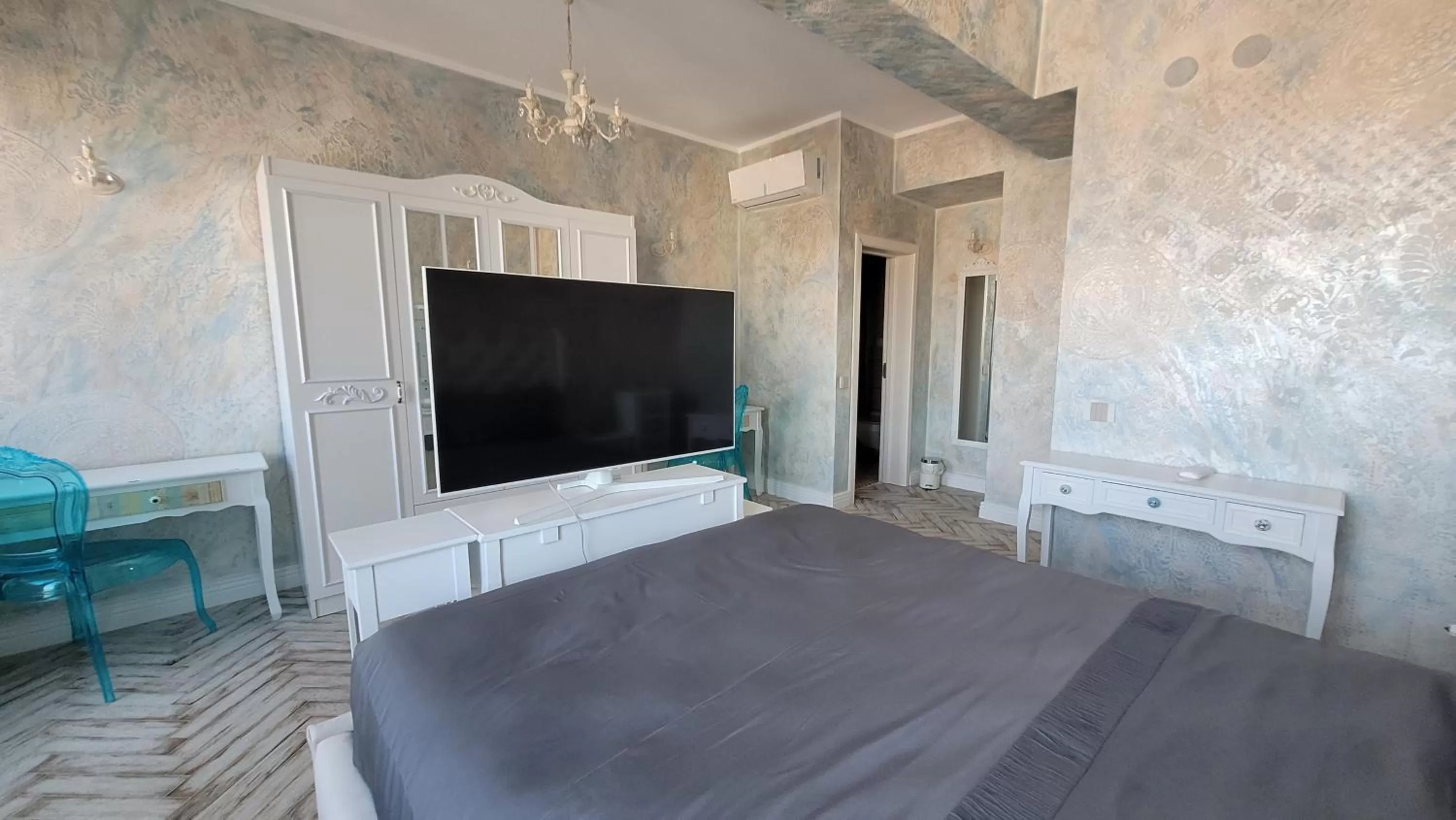 TV and multimedia, TV/Entertainment Center in Terrace Suites Iasi