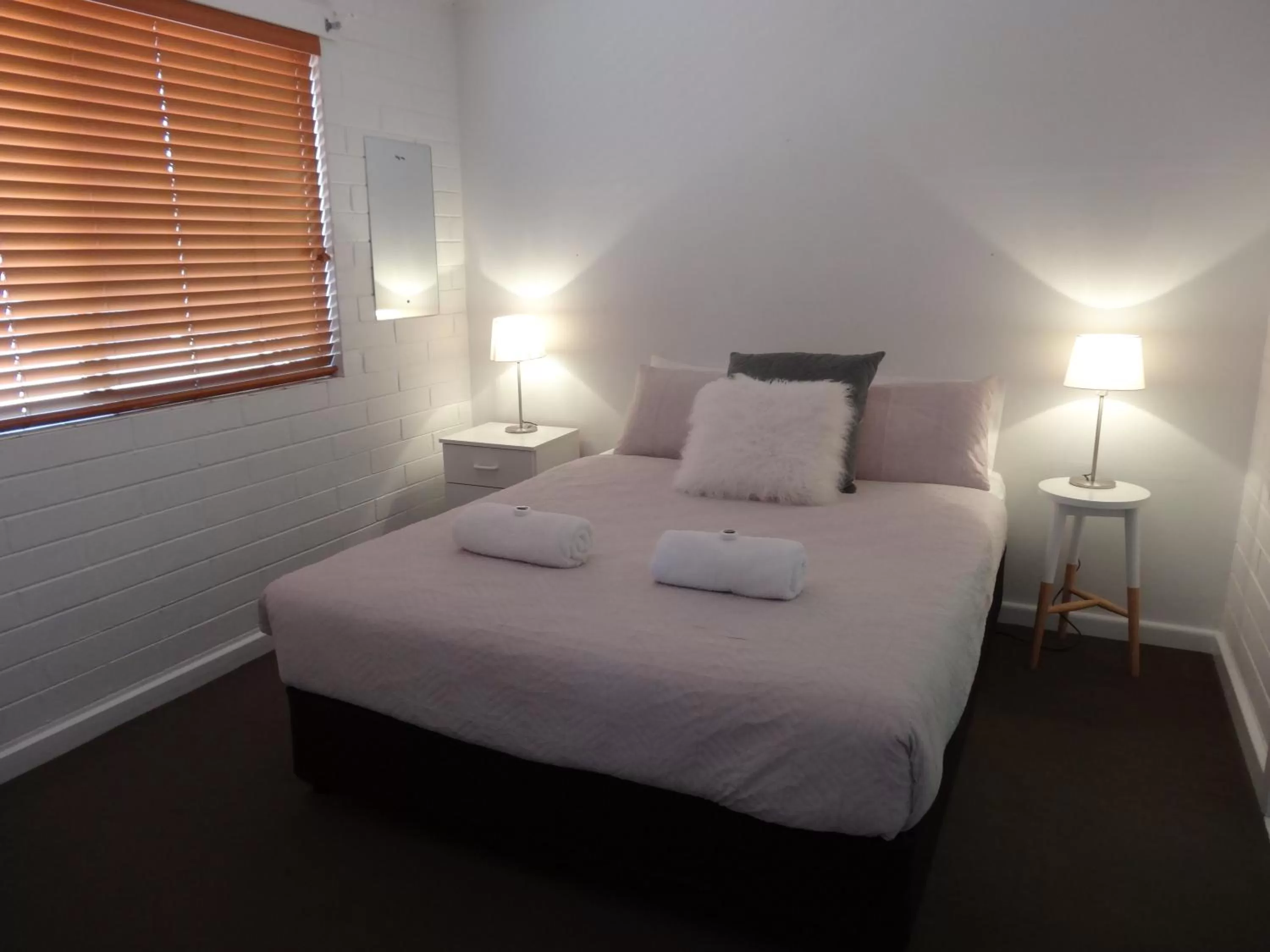 Bedroom, Bed in Archipelago Apartments Esperance
