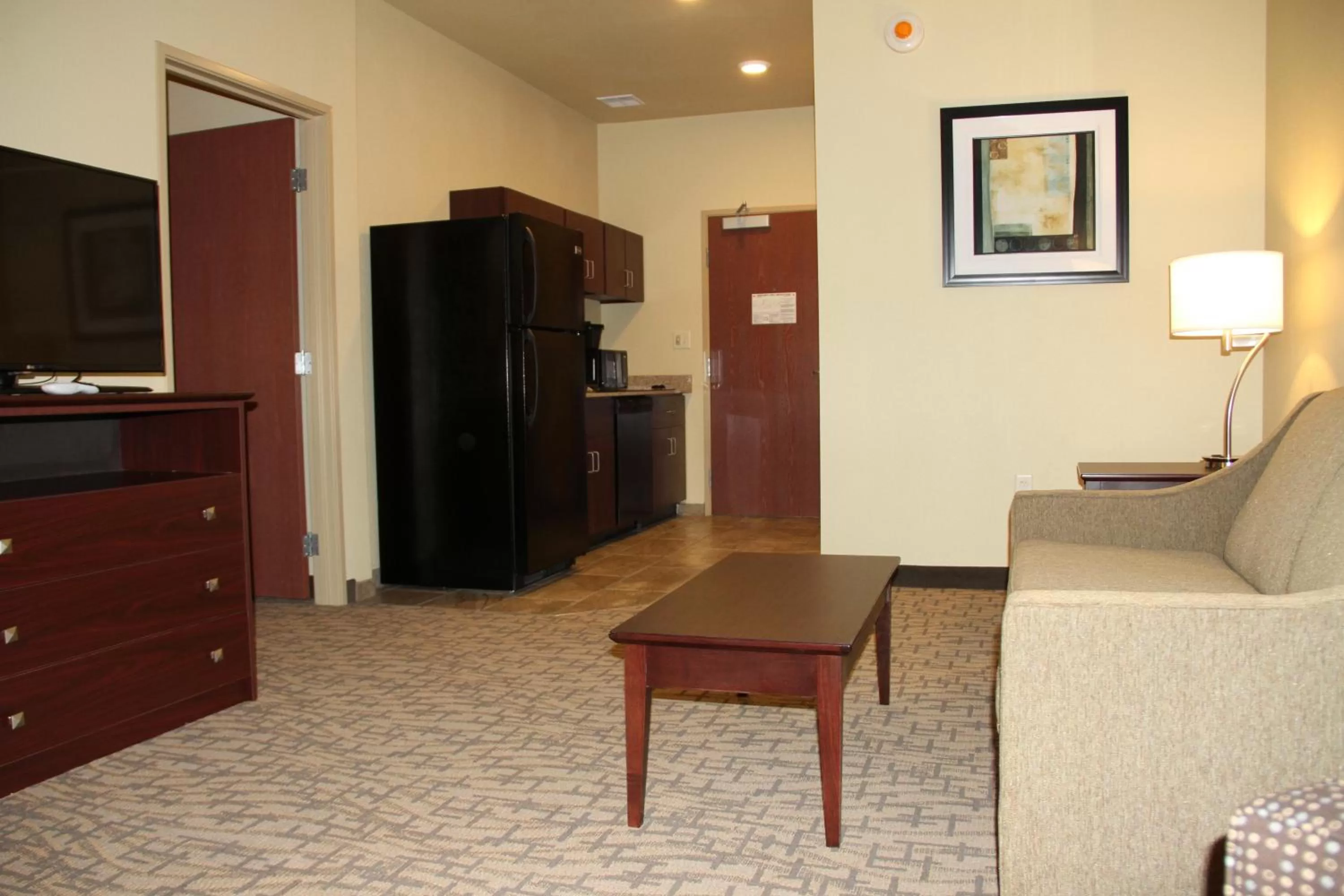 Kitchen or kitchenette in Cobblestone Hotel & Suites - Devils Lake