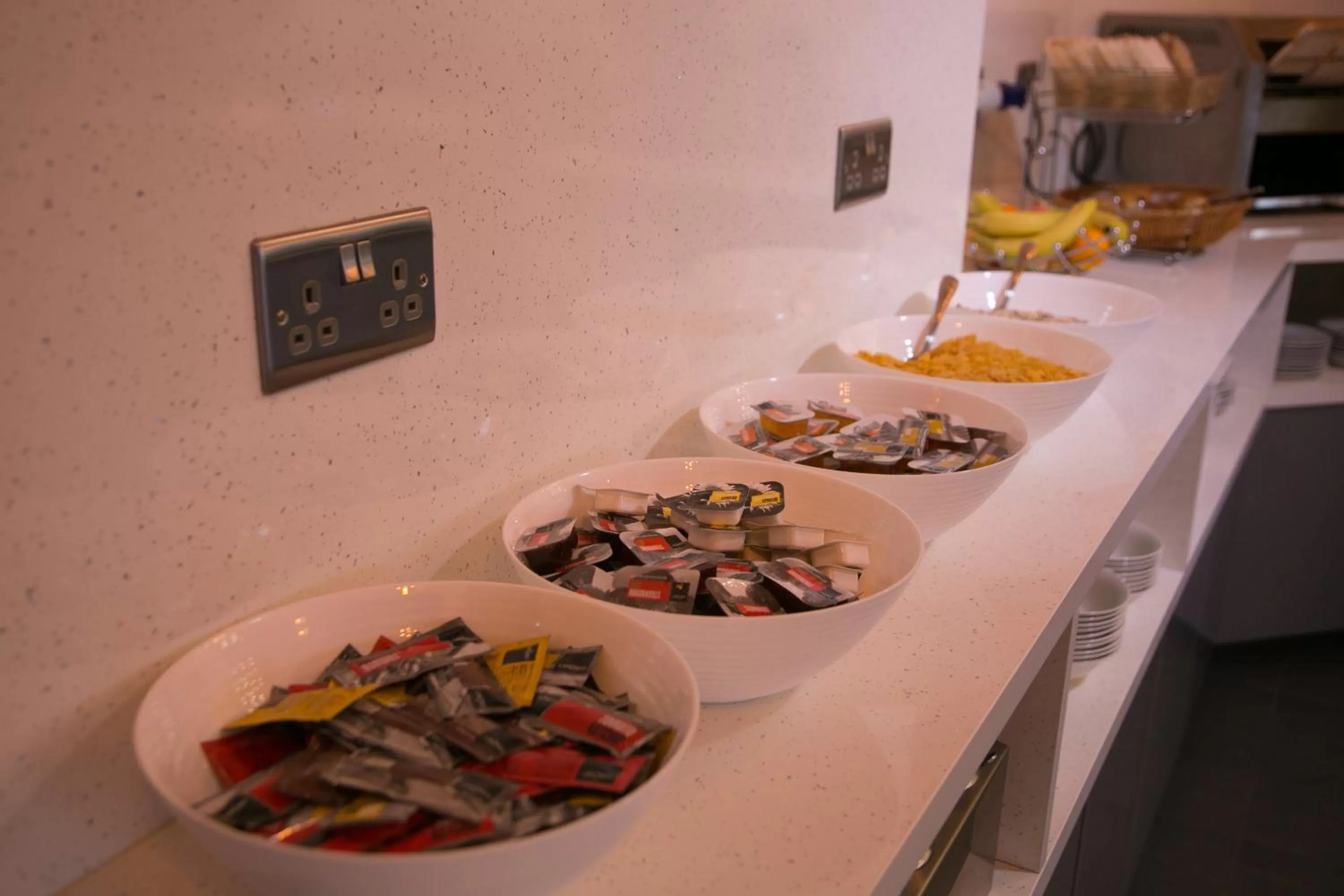 Food and drinks in Bridge Park Hotel